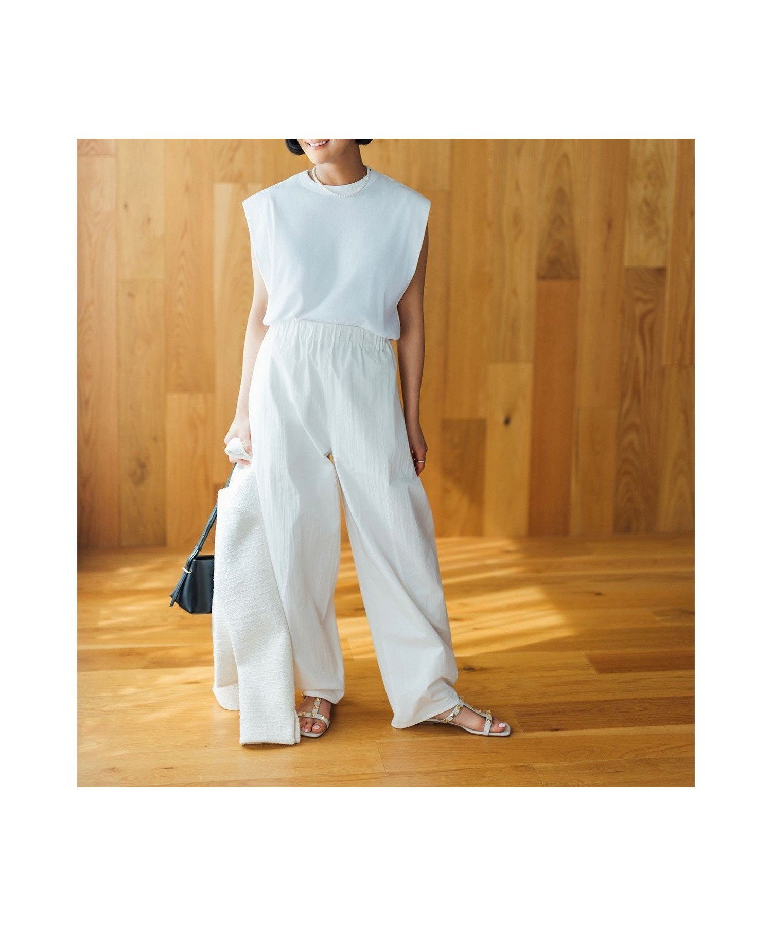 【デミルクス ビームス/Demi-Luxe BEAMS】の【別注】スタイリスト佐藤佳菜子 * SLOANE / リブ クルーネック フレンチスリーブ トップス 大人の最旬トレンドファッション＆コーディネート founy(ファウニー) 　ファッション　Fashion　レディースファッション　Fashion for Women　トップス・カットソー　Cut & Sew Tops　コラボ　Collaboration, Collab　スリーブ　Sleeve, Long Sleeve / Short Sleeve　トリプル　Triple, Three Layers　人気　Popular, Best Seller　フォルム　Silhouette, Form　フレンチ　French, French Style　ベーシック　Basic, Essential　別注　Limited Edition, Custom Order　ワイド　Wide, Wide Fit　エレガント 上品　Elegant　 other-1|ID: prp329100004979758 ipo3291000000037315008