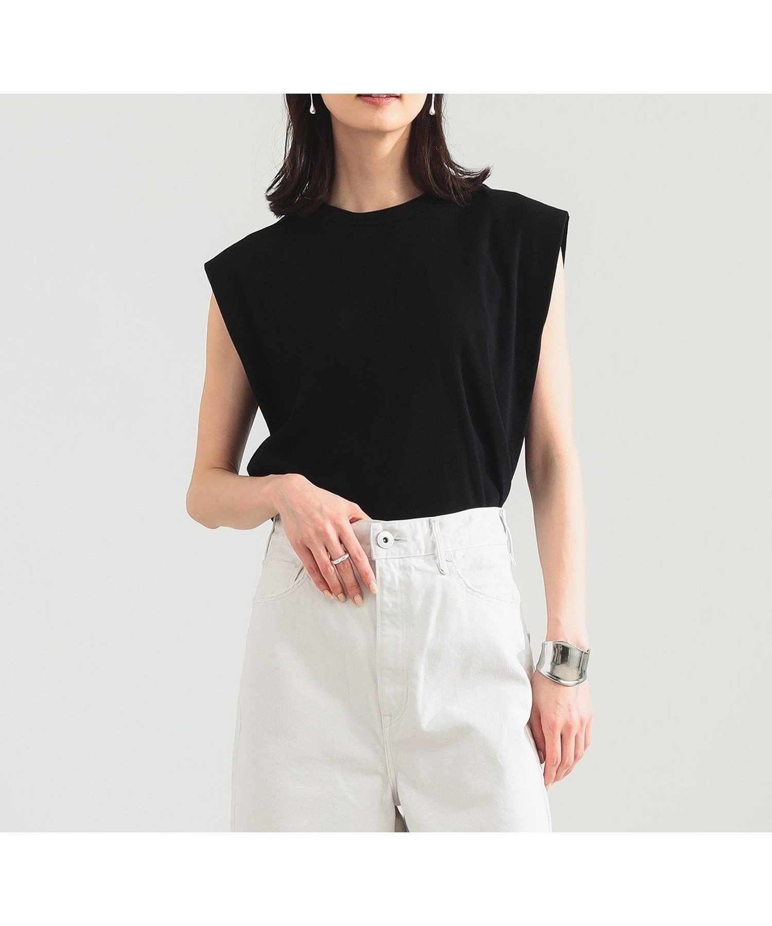 【デミルクス ビームス/Demi-Luxe BEAMS】の【別注】スタイリスト佐藤佳菜子 * SLOANE / リブ クルーネック フレンチスリーブ トップス インテリア・キッズ・メンズ・レディースファッション・服の通販 founy(ファウニー) 　ファッション　Fashion　レディースファッション　Fashion for Women　トップス・カットソー　Cut & Sew Tops　コラボ　Collaboration, Collab　スリーブ　Sleeve, Long Sleeve / Short Sleeve　トリプル　Triple, Three Layers　人気　Popular, Best Seller　フォルム　Silhouette, Form　フレンチ　French, French Style　ベーシック　Basic, Essential　別注　Limited Edition, Custom Order　ワイド　Wide, Wide Fit　エレガント 上品　Elegant　BLACK|ID: prp329100004979758 ipo3291000000037315010