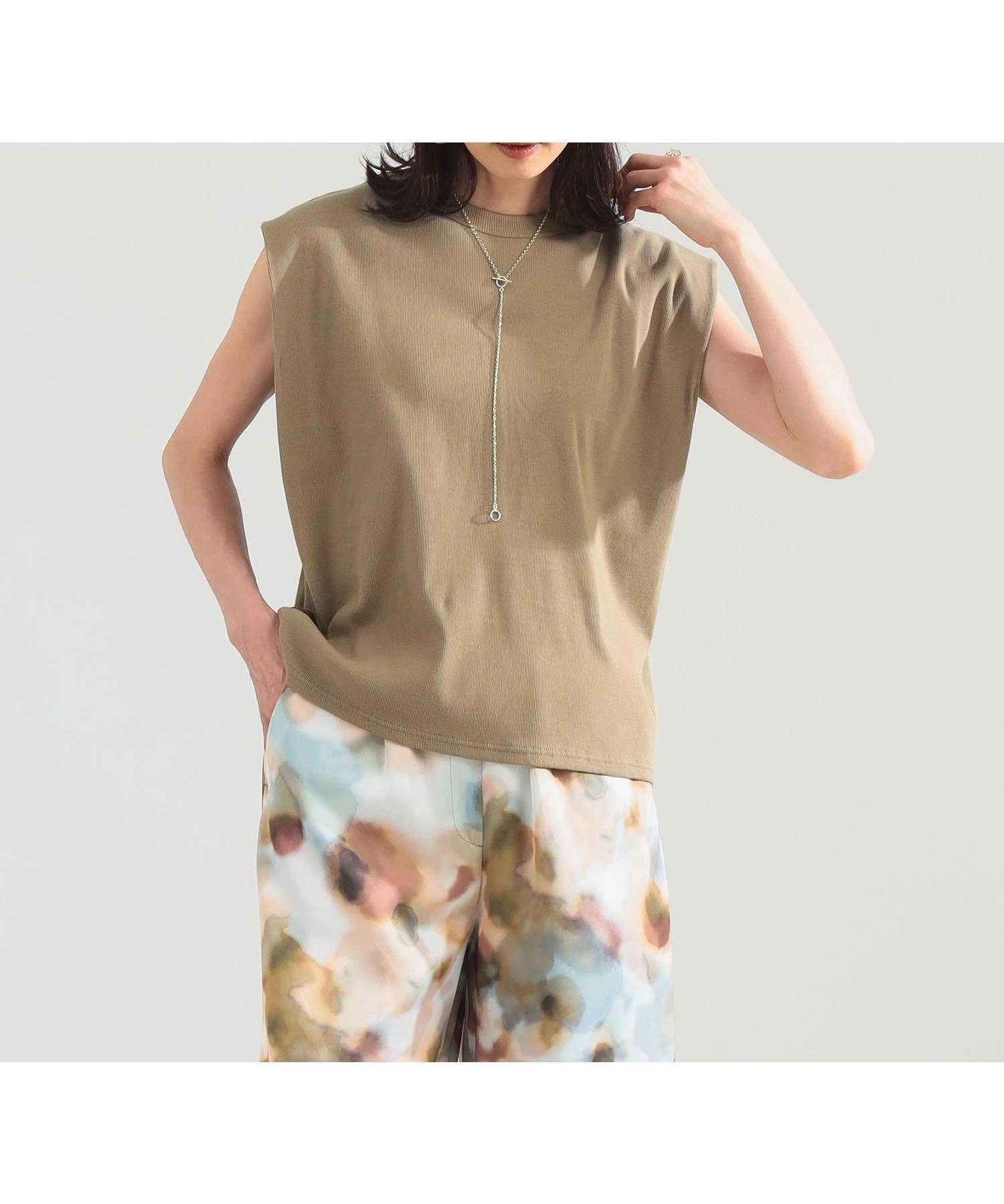 【デミルクス ビームス/Demi-Luxe BEAMS】の【別注】スタイリスト佐藤佳菜子 * SLOANE / リブ クルーネック フレンチスリーブ トップス インテリア・キッズ・メンズ・レディースファッション・服の通販 founy(ファウニー) 　ファッション　Fashion　レディースファッション　Fashion for Women　トップス・カットソー　Cut & Sew Tops　コラボ　Collaboration, Collab　スリーブ　Sleeve, Long Sleeve / Short Sleeve　トリプル　Triple, Three Layers　人気　Popular, Best Seller　フォルム　Silhouette, Form　フレンチ　French, French Style　ベーシック　Basic, Essential　別注　Limited Edition, Custom Order　ワイド　Wide, Wide Fit　エレガント 上品　Elegant　LIGHT.KHAKI|ID: prp329100004979758 ipo3291000000037315011