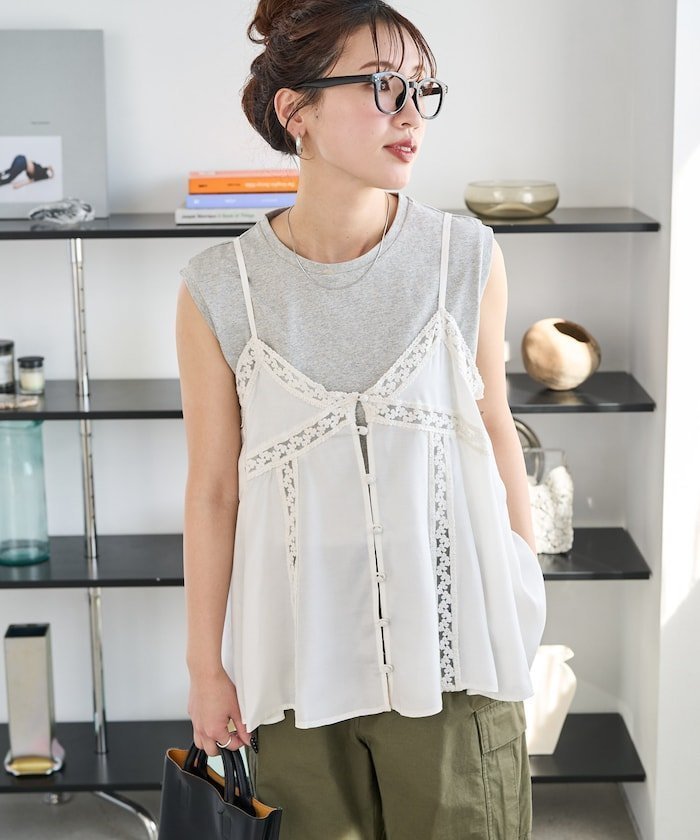 【フリークスストア/FREAK'S STORE】のインドレーヨンシャンタンレースキャミビスチェ【限定展開】 インテリア・キッズ・メンズ・レディースファッション・服の通販 founy(ファウニー) https://founy.com/ ファッション Fashion レディースファッション Fashion for Women トップス・カットソー Cut & Sew Tops キャミソール&ノースリーブ Camisoles & Sleeveless Tops ビスチェ Bustiers & Corset Tops / Layered Bustier Style インナー Innerwear キャップ Cap, Baseball Cap 今季 This Season, Current Season シャンタン Shantung, Silk-Like Fabric タンク Tank Top, Sleeveless Top デニム Denim, Jeans Material バランス Balance, Style Balance ボトム Bottoms, Lower Wear ランジェリー Lingerie, Intimate Wear レース Lace, Lace Fabric S/S・春夏 SS, Spring/Summer, Warm Season おすすめ Recommended / Our Picks 夏 Summer エレガント 上品 Elegant 2026年 2026 2026春夏・S/S Spring/Summer 2026 SS26 |ID: prp329100004979774 ipo3291000000037374186