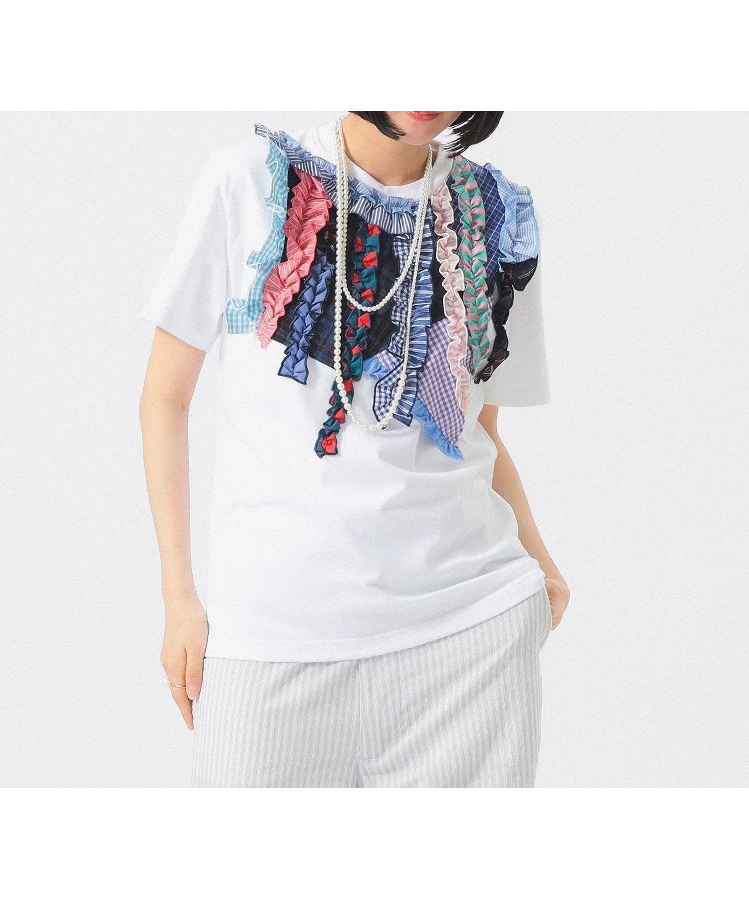 【ビームス ウイメン/BEAMS】の【別注】TORI-TO / 縦フリル Tシャツ インテリア・キッズ・メンズ・レディースファッション・服の通販 founy(ファウニー) 　ファッション　Fashion　レディースファッション　Fashion for Women　トップス・カットソー　Cut & Sew Tops　シャツ・ブラウス・オフィスカジュアル　Elegant Blouses & Button-Ups　ロングTシャツ・Tシャツ　Longline T-Shirts & Tees　インナー　Innerwear　カーディガン　Cardigan, Knitwear　シンプル　Simple, Minimal　ジャケット　Jacket, Outerwear　スラックス　Slacks, Dress Pants　デニム　Denim, Jeans Material　ハンド　Hand, Handmade　パッチワーク　Patchwork, Mixed Fabric　フリル　Frill, Ruffle　フロント　Front, Front Design　プリント　Print, Printed Pattern　ベーシック　Basic, Essential　別注　Limited Edition, Custom Order　リラックス　Relax, Relaxed Fit　おすすめ　Recommended / Our Picks　日本製　Made In Japan　WHITE|ID: prp329100004979780 ipo3291000000037315156