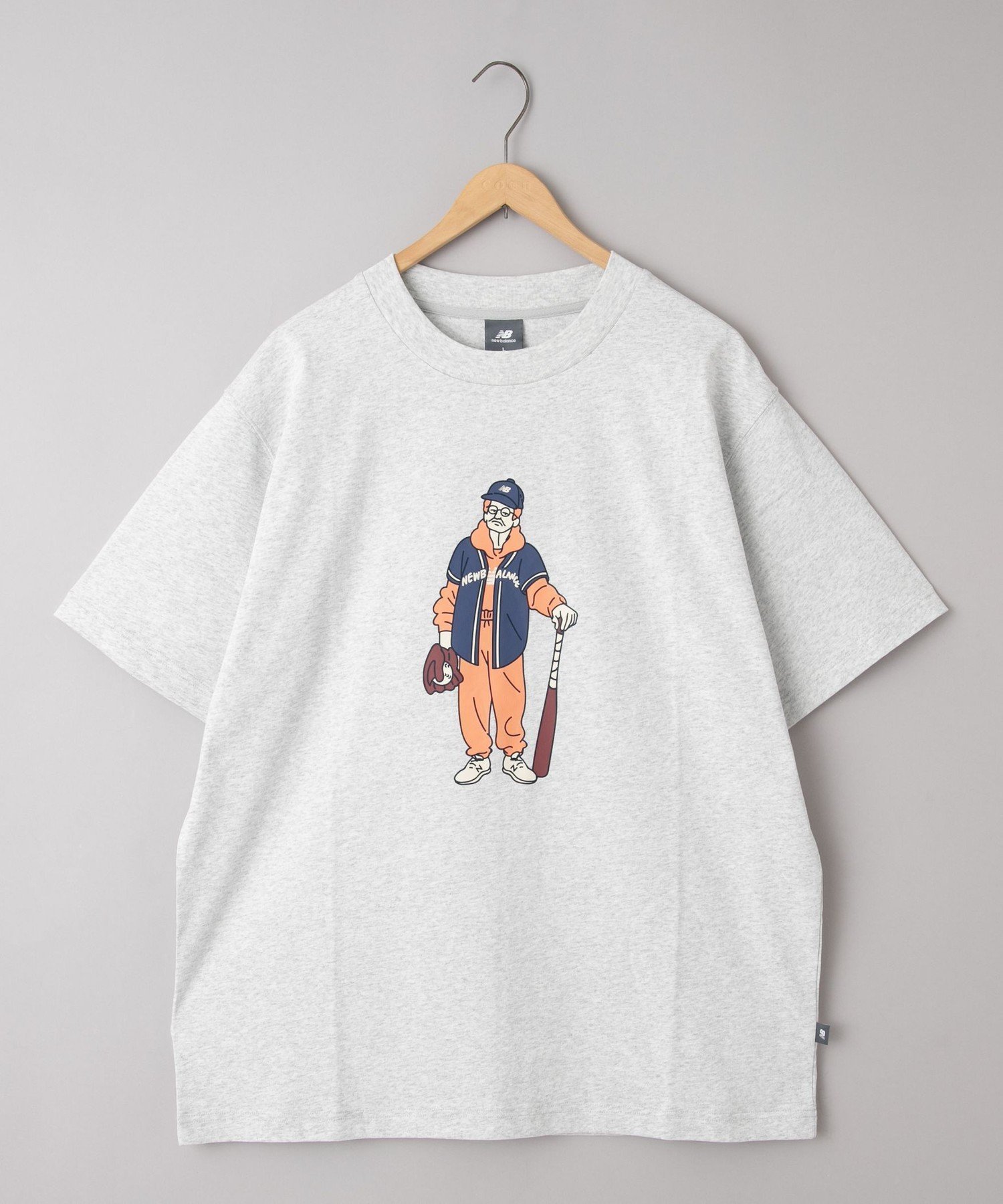 【コーエン/COEN】のNew Balance(ニューバランス)別注Granny Baseball Tシャツ インテリア・キッズ・メンズ・レディースファッション・服の通販 founy(ファウニー) 　ファッション　Fashion　レディースファッション　Fashion for Women　トップス・カットソー　Cut & Sew Tops　シャツ・ブラウス・オフィスカジュアル　Elegant Blouses & Button-Ups　ロングTシャツ・Tシャツ　Longline T-Shirts & Tees　インナー　Innerwear　グラフィック　Graphic, Graphic Design　シンプル　Simple, Minimal　バランス　Balance, Style Balance　プリント　Print, Printed Pattern　別注　Limited Edition, Custom Order　モチーフ　Motif, Design Theme　LT.GRAY|ID: prp329100004979787 ipo3291000000037315200