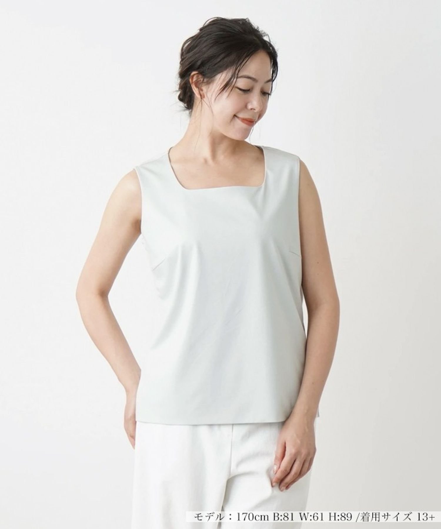 【レリアンプラスハウス/Leilian PLUS HOUSE】の【店頭人気】ノースリーブカットソー インテリア・キッズ・メンズ・レディースファッション・服の通販 founy(ファウニー) 　ファッション　Fashion　レディースファッション　Fashion for Women　トップス・カットソー　Cut & Sew Tops　キャミソール&ノースリーブ　Camisoles & Sleeveless Tops　カットソー・ベーシックTシャツ　Cut-and-Sewn Tops / Stretch Tees & Basics　ウォッシャブル　Machine Washable　カーディガン　Cardigan, Knitwear　ジャケット　Jacket, Outerwear　スクエア　Square, Square Shape　デコルテ　Décolleté, Neckline　バランス　Balance, Style Balance　フォルム　Silhouette, Form　ポケット　Pocket, Pocket Detail　人気　Popular, Best Seller　夏　Summer　ライトグレー|ID: prp329100004979832 ipo3291000000037315432