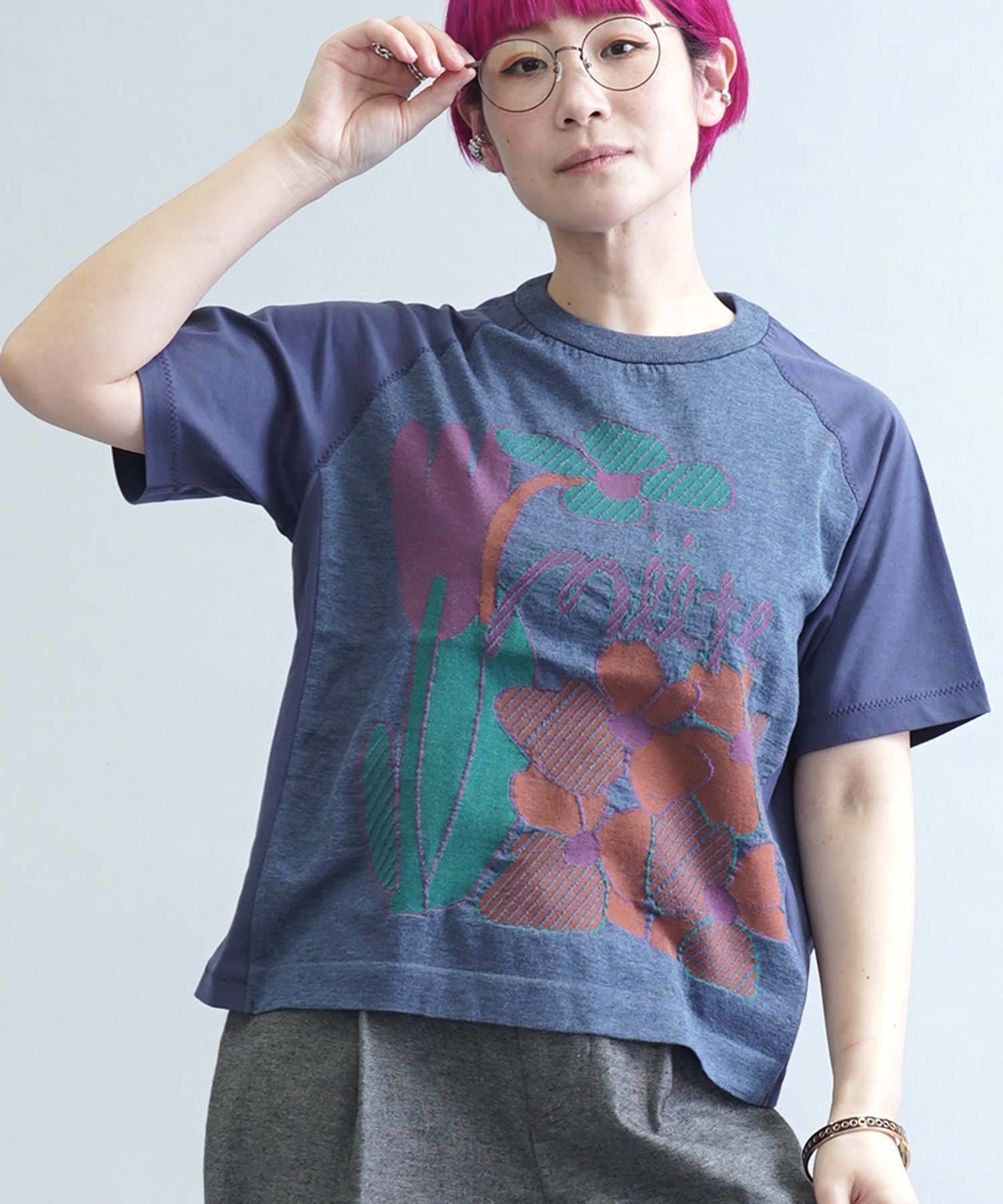 【ミーテ/miite】のフラワーサントーニニットドッキングプルオーバー インテリア・キッズ・メンズ・レディースファッション・服の通販 founy(ファウニー) 　ファッション　Fashion　レディースファッション　Fashion for Women　トップス・カットソー　Cut & Sew Tops　ニット　Knit Tops & Sweaters　カジュアルプルオーバー・ニットトップス　Pullovers & Knit Tops / Casual Pullovers　イタリア　Italy　カットソー　Cut and Sewn Top　グラフィック　Graphic, Graphic Design　シンプル　Simple, Minimal　デニム　Denim, Jeans Material　ドッキング　Docking, Mixed Material　手描き　Hand-Drawn, Illustrated　バランス　Balance, Style Balance　フラワー　Flower, Floral　プリント　Print, Printed Pattern　モチーフ　Motif, Design Theme　ワーク　Workwear, Utility Style　おすすめ　Recommended / Our Picks　夏　Summer　ネイビー|ID: prp329100004979839 ipo3291000000037315467