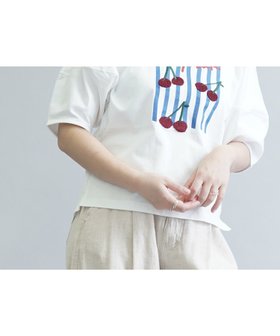 【ミーテ/miite】のチェリーさがら刺 コクーンスリーブプルオーバー 大人の最旬トレンドファッション＆コーディネート founy(ファウニー) ファッション Fashion レディースファッション Fashion for Women トップス・カットソー Cut & Sew Tops カジュアルプルオーバー・ニットトップス Pullovers & Knit Tops / Casual Pullovers イタリア Italy カットソー Cut and Sewn Top シンプル Simple, Minimal チェリー Cherry, Cherry Pattern デニム Denim, Jeans Material なめらか Smooth, Silky Texture パターン Pattern, Design Print フォルム Silhouette, Form プリント Print, Printed Pattern ワーク Workwear, Utility Style おすすめ Recommended / Our Picks 夏 Summer エレガント 上品 Elegant |ID:prp329100004979840