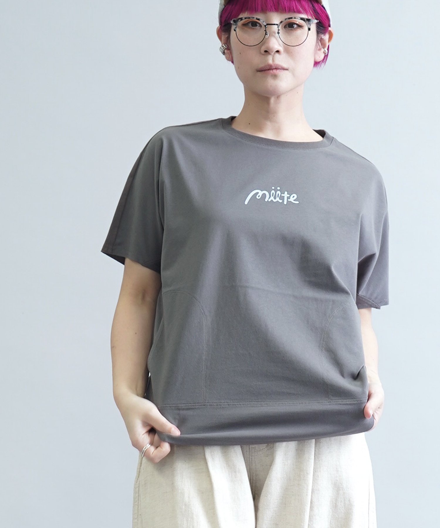 【ミーテ/miite】のコットンリネンドッキングドルマン風プルオーバー インテリア・キッズ・メンズ・レディースファッション・服の通販 founy(ファウニー) 　ファッション　Fashion　レディースファッション　Fashion for Women　トップス・カットソー　Cut & Sew Tops　カジュアルプルオーバー・ニットトップス　Pullovers & Knit Tops / Casual Pullovers　イタリア　Italy　カットソー　Cut and Sewn Top　コンビ　Combo, Combination Style　シンプル　Simple, Minimal　デニム　Denim, Jeans Material　ドッキング　Docking, Mixed Material　フォルム　Silhouette, Form　ボトム　Bottoms, Lower Wear　ポケット　Pocket, Pocket Detail　リネン　Linen, Linen Fabric　リラックス　Relax, Relaxed Fit　ワイド　Wide, Wide Fit　ワーク　Workwear, Utility Style　おすすめ　Recommended / Our Picks　夏　Summer　チャコール|ID: prp329100004979841 ipo3291000000037315474