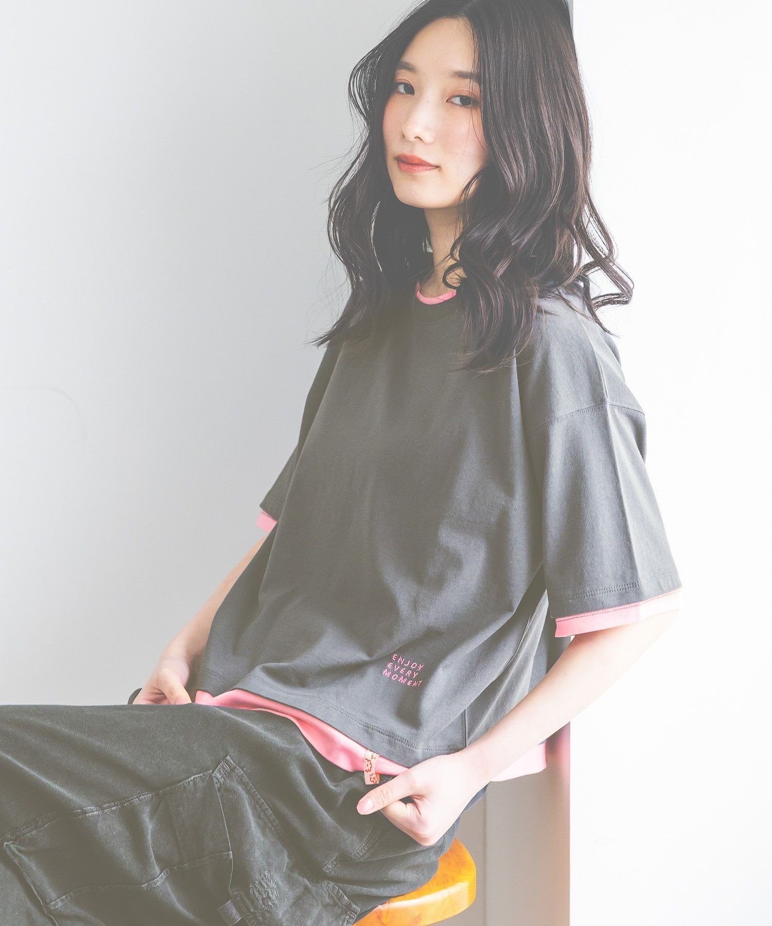 【ニコアンド/niko and】のレイヤーライクTシャツ インテリア・キッズ・メンズ・レディースファッション・服の通販 founy(ファウニー) 　ファッション　Fashion　レディースファッション　Fashion for Women　トップス・カットソー　Cut & Sew Tops　シャツ・ブラウス・オフィスカジュアル　Elegant Blouses & Button-Ups　ロングTシャツ・Tシャツ　Longline T-Shirts & Tees　おすすめ　Recommended / Our Picks　サンダル　Sandals, Summer Shoes　ショルダー　Shoulder, Shoulder Strap　シンプル　Simple, Minimal　ストライプ　Stripe, Striped Pattern　スラックス　Slacks, Dress Pants　トレンド　Trend, Trending Now　ドロップ　Drop Shoulder, Dropped Style　フロント　Front, Front Design　ワイド　Wide, Wide Fit　夏　Summer　チャコール|ID: prp329100004979923 ipo3291000000037315828