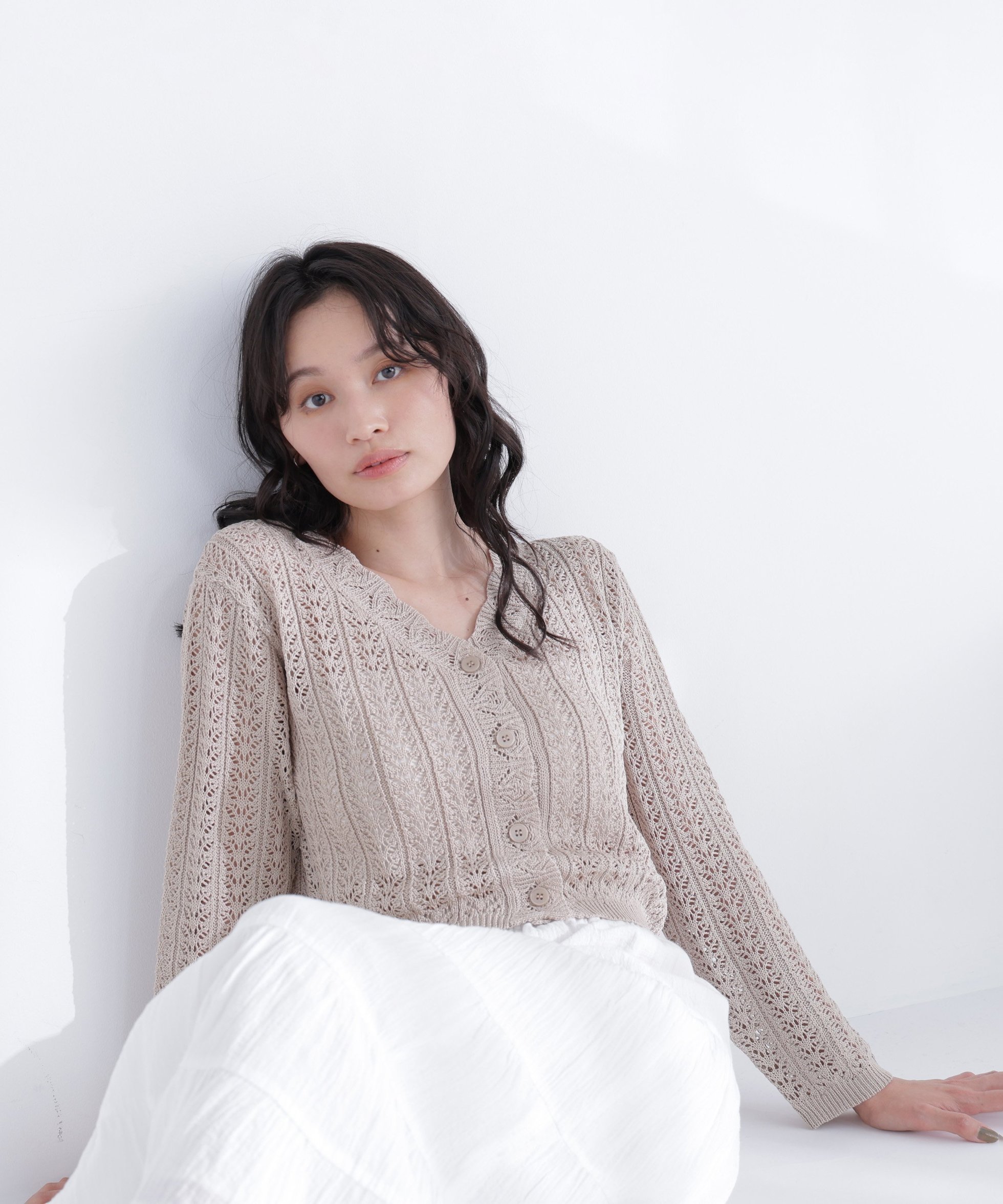 【ナチュラル ビューティー ベーシック/NATURAL BEAUTY BASIC】のクロシェニットカーディガン インテリア・キッズ・メンズ・レディースファッション・服の通販 founy(ファウニー) 　ファッション　Fashion　レディースファッション　Fashion for Women　トップス・カットソー　Cut & Sew Tops　ニット　Knit Tops & Sweaters　カーディガン・羽織り　Layered Style Cardigans　カーディガン　Cardigan, Knitwear　クロシェ　Crochet, Knitted Lace　クロップド　Cropped, Short Length　スカラップ　Scallop, Scalloped Edge　フェミニン　Feminine, Girly　羽織　Haori, Light Jacket　ベージュ|ID: prp329100004979934 ipo3291000000037315880