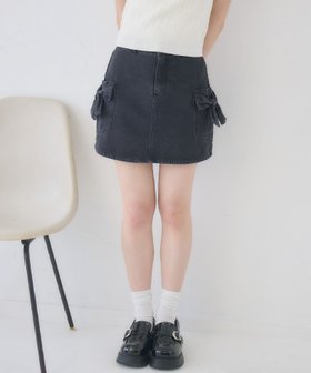 【レトロガール/RETRO GIRL】の【サイズ展開あり】リボンカーゴデニムSK 大人の最旬トレンドファッション＆コーディネート founy(ファウニー) ファッション Fashion レディースファッション Fashion for Women スカート Skirts インナー Innerwear コンパクト Compact, Small Size スマート Smart, Elegant タイトスカート Pencil Skirt, Tight Skirt デニム Denim, Jeans Material リボン Ribbon, Bow ワンポイント One Point, Statement Accent |ID:prp329100004980039