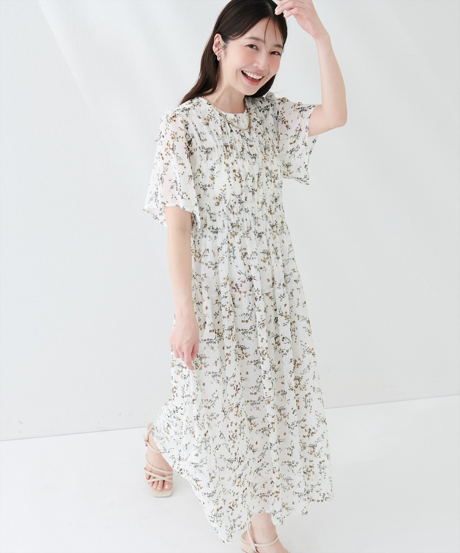 【ナチュラルクチュール/natural couture】の変形シャーリングフレンチスリーブワンピース インテリア・キッズ・メンズ・レディースファッション・服の通販 founy(ファウニー) 　ファッション　Fashion　レディースファッション　Fashion for Women　ワンピース　Dresses　カーディガン　Cardigan, Knitwear　コンパクト　Compact, Small Size　シャーリング　Shirring, Ruched　シューズ　Shoes, Footwear　ジャケット　Jacket, Outerwear　フラット　Flat, Flat Shoes　フレア　Flare, Flared　ポケット　Pocket, Pocket Detail　ロング　Long, Long-Length　再入荷　Restock / Back in Stock　エレガント 上品　Elegant　2026年　2026　2026春夏・S/S　Spring/Summer 2026 SS26　ホワイト系その他|ID: prp329100004980083 ipo3291000000037316449