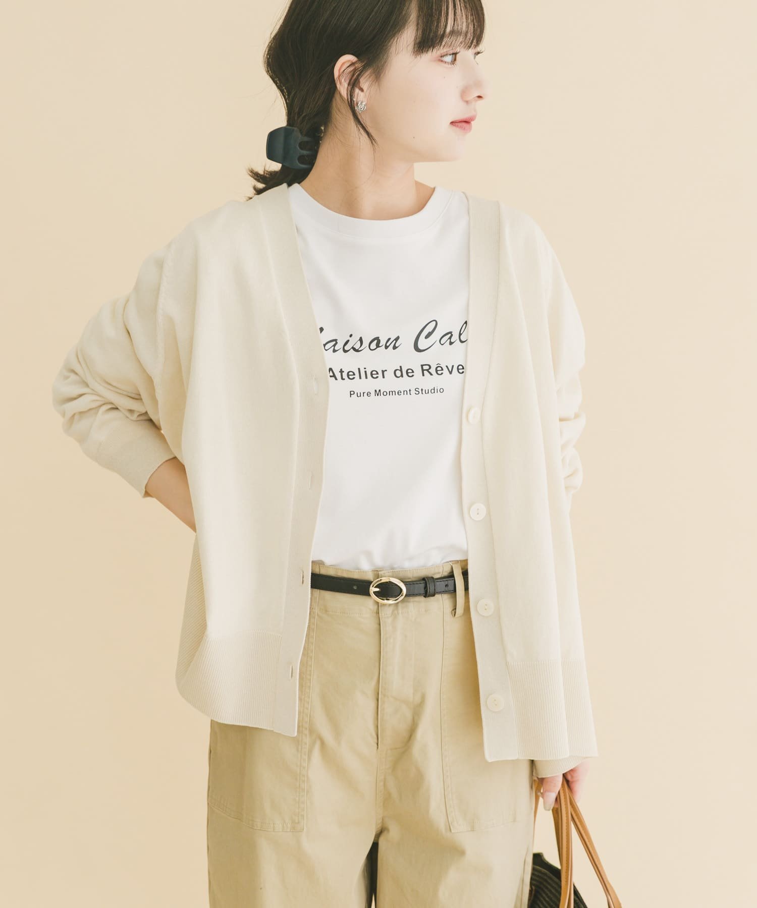 【アイテムズアーバンリサーチ/ITEMS URBAN RESEARCH】の『UVカット』Vネックオーバーカーディガン(楽着シリーズ) インテリア・キッズ・メンズ・レディースファッション・服の通販 founy(ファウニー) 　ファッション　Fashion　レディースファッション　Fashion for Women　トップス・カットソー　Cut & Sew Tops　カーディガン・羽織り　Layered Style Cardigans　Vネックトップス　V-Neck Tops / V-Cut Neckline Shirts　2026年　2026　2026春夏・S/S　Spring/Summer 2026 SS26　インナー　Innerwear　カーディガン　Cardigan, Knitwear　バランス　Balance, Style Balance　夏　Summer　S/S・春夏　SS, Spring/Summer, Warm Season　オフホワイト|ID: prp329100004980101 ipo3291000000037316569