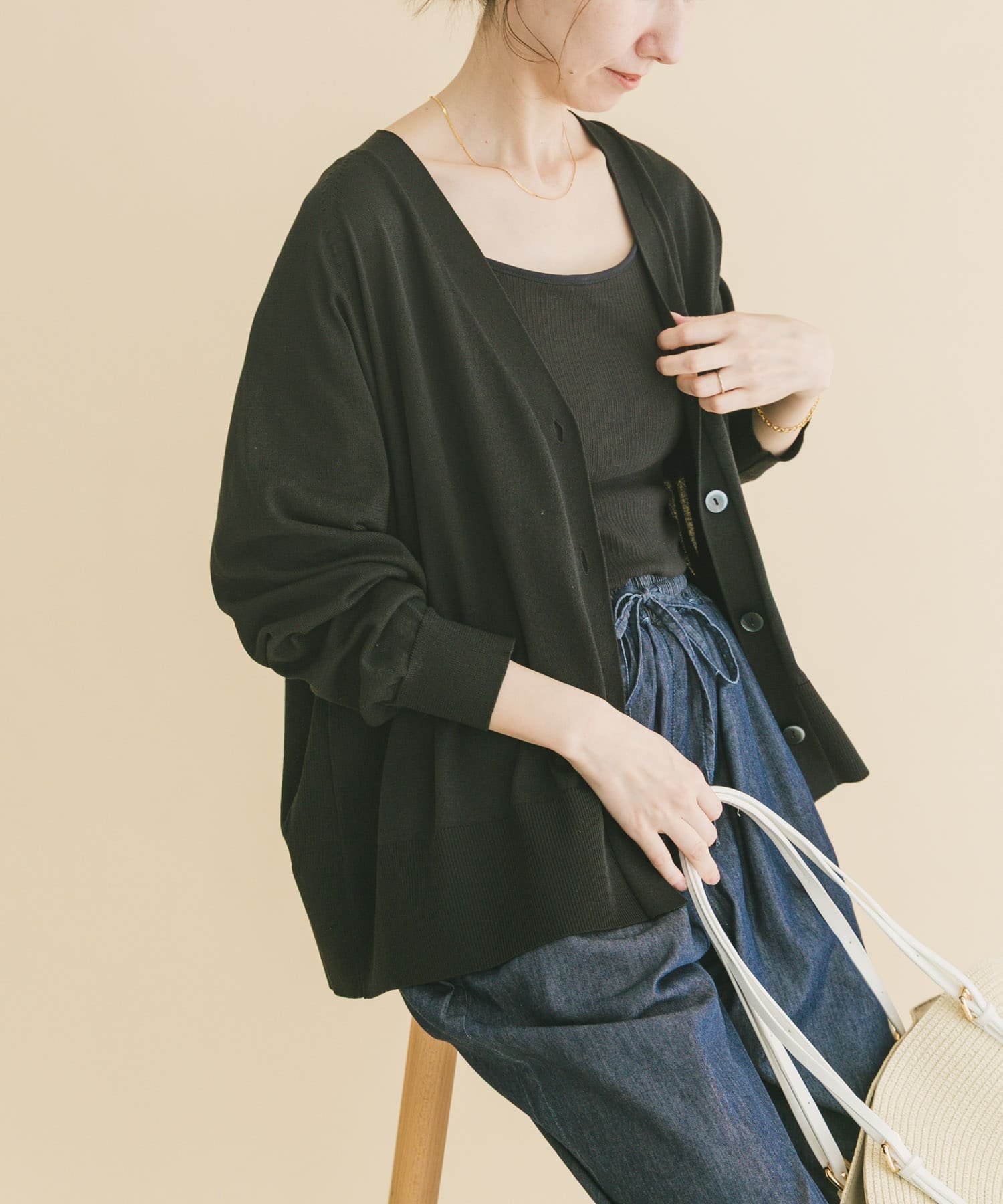 【アイテムズアーバンリサーチ/ITEMS URBAN RESEARCH】の『UVカット』Vネックオーバーカーディガン(楽着シリーズ) インテリア・キッズ・メンズ・レディースファッション・服の通販 founy(ファウニー) 　ファッション　Fashion　レディースファッション　Fashion for Women　トップス・カットソー　Cut & Sew Tops　カーディガン・羽織り　Layered Style Cardigans　Vネックトップス　V-Neck Tops / V-Cut Neckline Shirts　2026年　2026　2026春夏・S/S　Spring/Summer 2026 SS26　インナー　Innerwear　カーディガン　Cardigan, Knitwear　バランス　Balance, Style Balance　夏　Summer　S/S・春夏　SS, Spring/Summer, Warm Season　ブラック|ID: prp329100004980101 ipo3291000000037316571