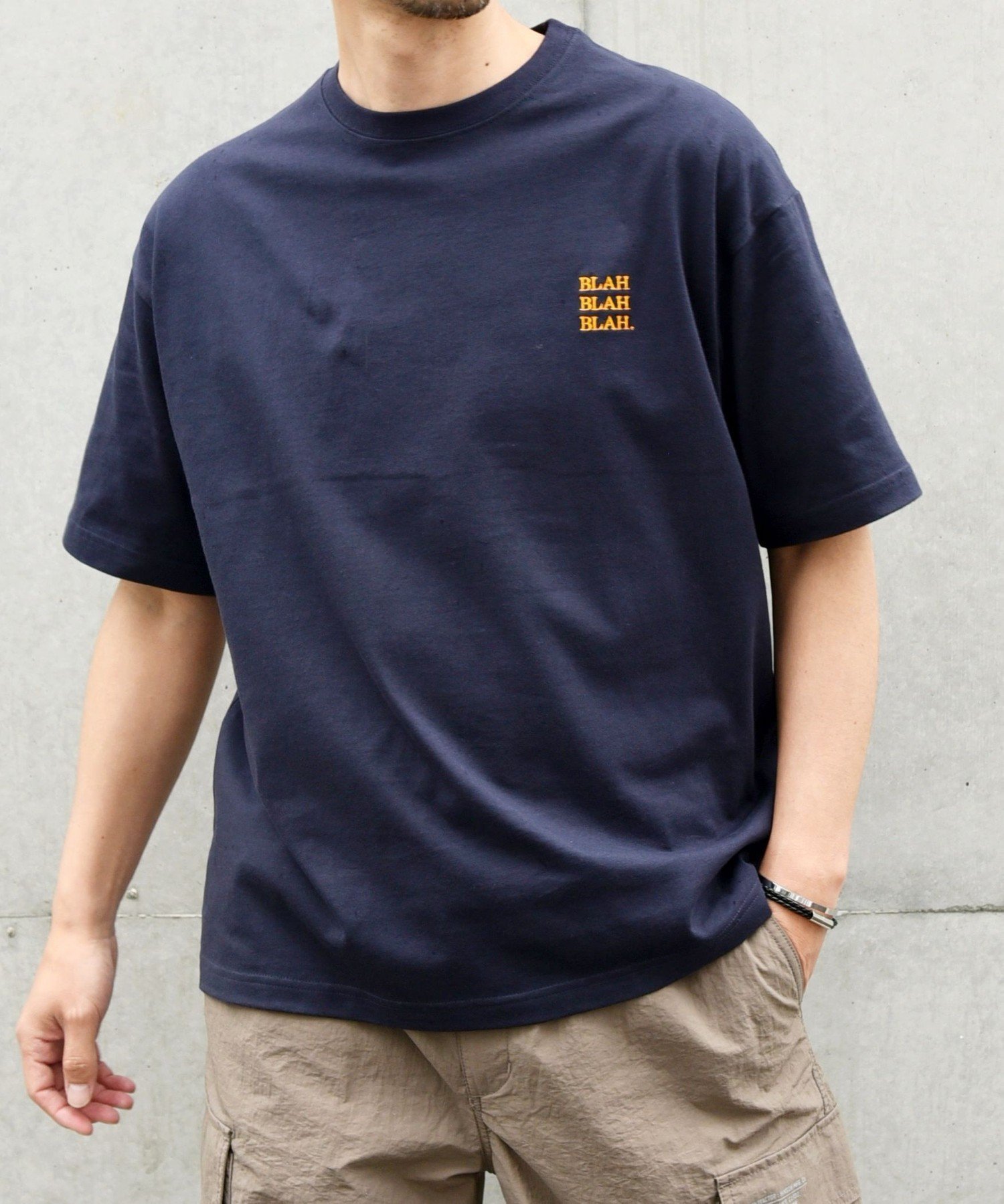 【シップス/SHIPS】の【WEB限定】SHIPS any BLAH BLAH BLAH.ワンポイント 刺繍 ルーズ Tシャツ(ユニセックス) インテリア・キッズ・メンズ・レディースファッション・服の通販 founy(ファウニー) 　ファッション　Fashion　レディースファッション　Fashion for Women　トップス・カットソー　Cut & Sew Tops　シャツ・ブラウス・オフィスカジュアル　Elegant Blouses & Button-Ups　ロングTシャツ・Tシャツ　Longline T-Shirts & Tees　ドロップ　Drop Shoulder, Dropped Style　ルーズ　Loose, Oversized　ワンポイント　One Point, Statement Accent　おすすめ　Recommended / Our Picks　ネイビー|ID: prp329100004980102 ipo3291000000037316576
