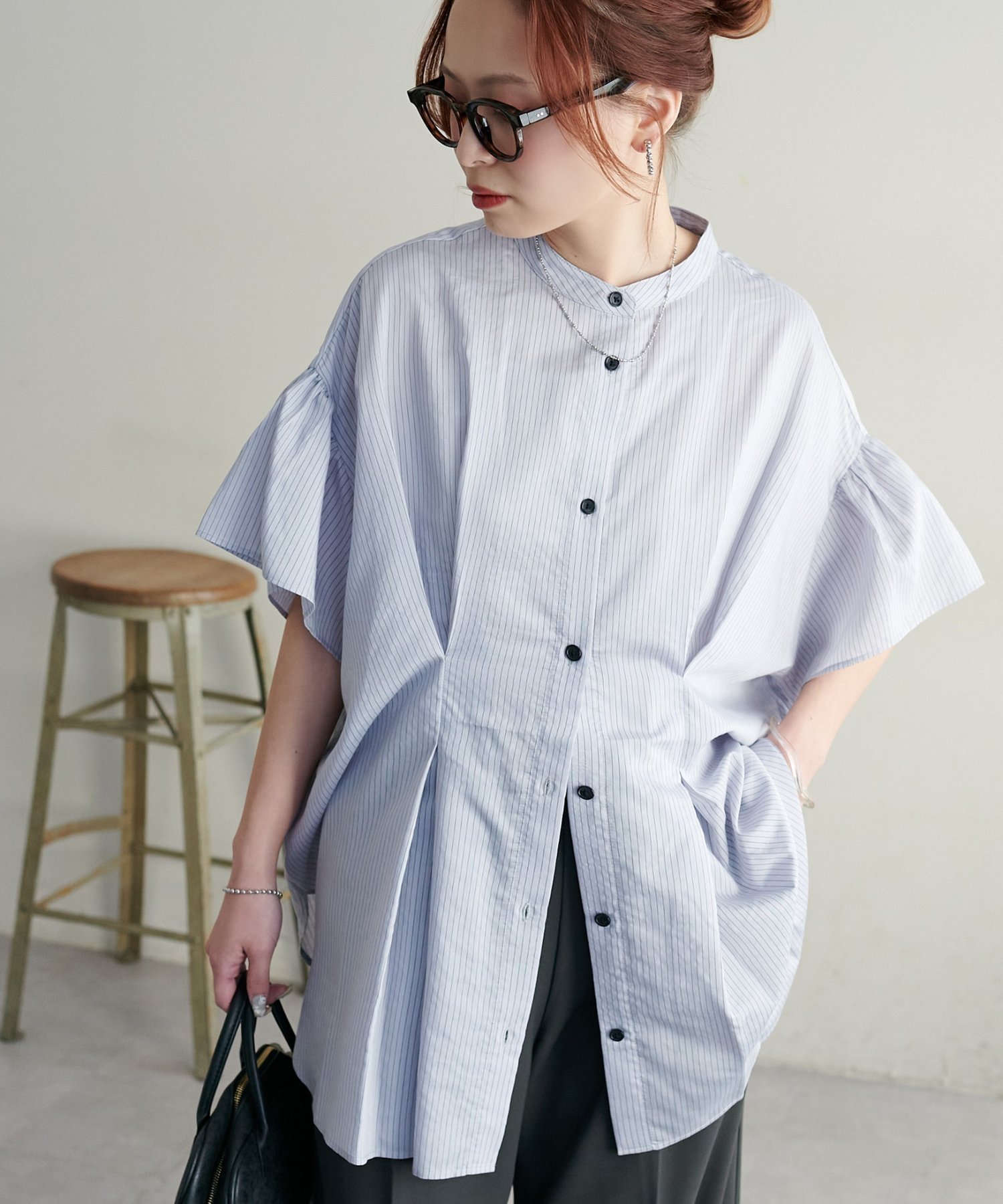 【ディスコート/Discoat】の【WEB限定】タックデザインオーバー半袖シャツ インテリア・キッズ・メンズ・レディースファッション・服の通販 founy(ファウニー) 　ファッション　Fashion　レディースファッション　Fashion for Women　トップス・カットソー　Cut & Sew Tops　シャツ・ブラウス・オフィスカジュアル　Elegant Blouses & Button-Ups　おすすめ　Recommended / Our Picks　キャミワンピース　Cami Dress, Slip Dress　シンプル　Simple, Minimal　スラックス　Slacks, Dress Pants　スリーブ　Sleeve, Long Sleeve / Short Sleeve　タンク　Tank Top, Sleeveless Top　デニム　Denim, Jeans Material　フェミニン　Feminine, Girly　フロント　Front, Front Design　半袖　Short Sleeve, Half Sleeve　羽織　Haori, Light Jacket　ブルー|ID: prp329100004980109 ipo3291000000037316685