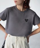 【リベリー/Riberry】のハートロゴラメ刺繍コンパクトTシャツ/綿100% チャコールグレー|ID: prp329100004980132 ipo3291000000037316945