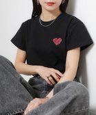 【リベリー/Riberry】のハートロゴラメ刺繍コンパクトTシャツ/綿100% ブラック×レッド|ID: prp329100004980132 ipo3291000000037316947