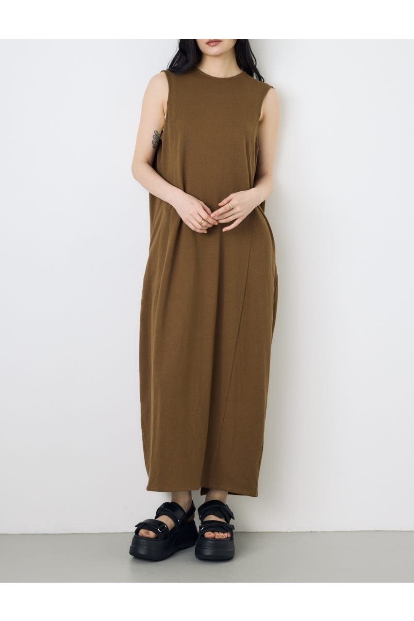 【アズール バイ マウジー/AZUL by moussy】のオーバルカットワンピース インテリア・キッズ・メンズ・レディースファッション・服の通販 founy(ファウニー) 　ファッション　Fashion　レディースファッション　Fashion for Women　ワンピース　Dresses　おすすめ　Recommended / Our Picks　アクセサリー　Fashion Accessories　サンダル　Sandals, Summer Shoes　シューズ　Shoes, Footwear　シンプル　Simple, Minimal　ジップ　Zip, Zipper　ノースリーブ　Sleeveless, No-Sleeve　フラット　Flat, Flat Shoes　リラックス　Relax, Relaxed Fit　ヴィンテージ　Vintage Style　BRN|ID: prp329100004980168 ipo3291000000037317141