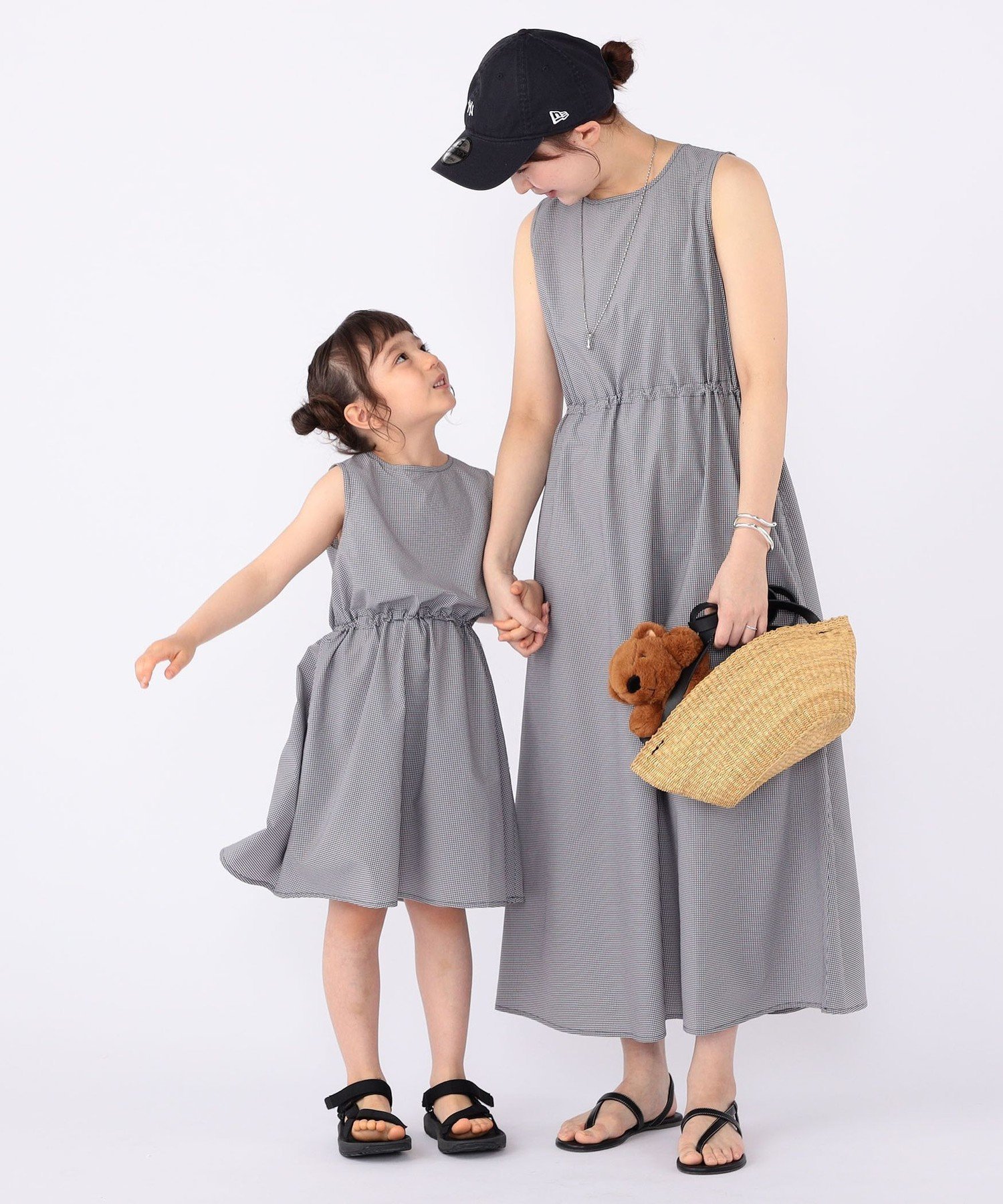 【シップス/SHIPS】の【SHIPS KIDS別注】ARCH LINE 家族おそろい/WOMENS SOLOTEX ワンピース インテリア・キッズ・メンズ・レディースファッション・服の通販 founy(ファウニー) 　ファッション　Fashion　レディースファッション　Fashion for Women　ワンピース　Dresses　春　Spring　ギンガム　Gingham, Gingham Fabric　吸水　Absorbent, Quick-Dry　シャーリング　Shirring, Ruched　ショーツ　Shorts, Short Pants　スペシャル　Special, Limited Edition　チェック　Check, Plaid, Tartan　定番　Standard, Basic Item　フェミニン　Feminine, Girly　ブラウジング　Blouson Silhouette, Cinched Waist　別注　Limited Edition, Custom Order　マキシ　Maxi, Full Length　リラックス　Relax, Relaxed Fit　S/S・春夏　SS, Spring/Summer, Warm Season　お家時間・ステイホーム　Stay Home / At Home　夏　Summer　2026年　2026　2026春夏・S/S　Spring/Summer 2026 SS26　ネイビー|ID: prp329100004980204 ipo3291000000037317263