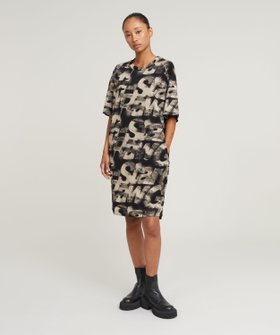 【ジースター ロゥ/G-Star RAW】の【公式ショップ】Sprayed Letters Loose Dress/グラフィックブランドロゴTシャツワンピース 大人の最旬トレンドファッション＆コーディネート founy(ファウニー) ファッション Fashion レディースファッション Fashion for Women ワンピース Dresses フォーマル・パーティードレス・結婚式用ドレス Elegant & Casual Dresses シャツワンピース / 1枚で着映えコーデ Shirt Dresses グラフィック Graphic, Graphic Design ドレス Dress, One-Piece フィット Fit, Slim Fit プリント Print, Printed Pattern ポケット Pocket, Pocket Detail |ID:prp329100004980240