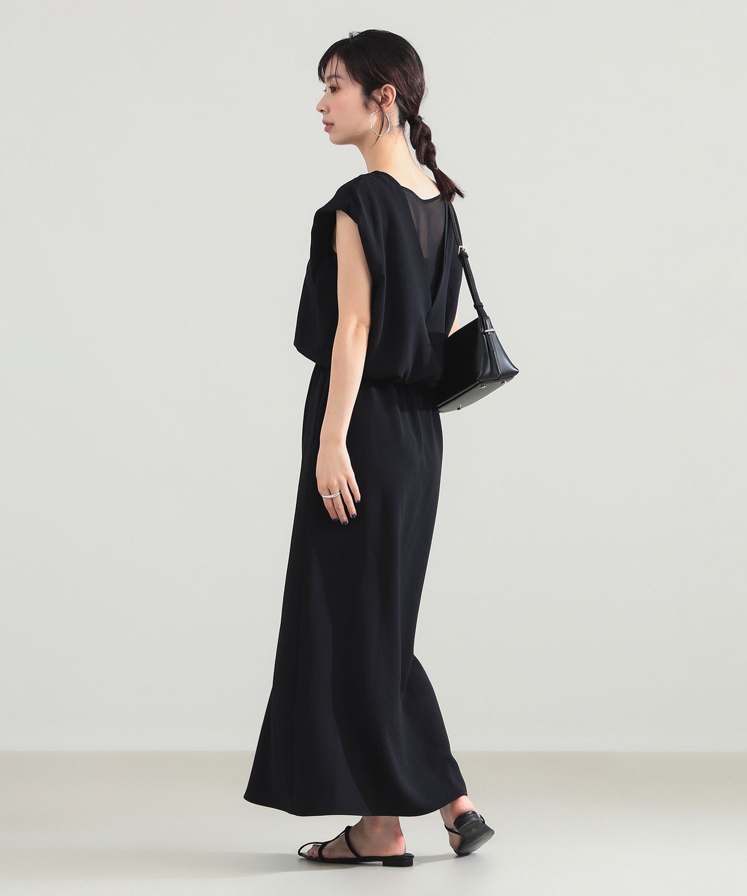 【デミルクス ビームス/Demi-Luxe BEAMS】のVネック バック シアーワンピース インテリア・キッズ・メンズ・レディースファッション・服の通販 founy(ファウニー) 　ファッション　Fashion　レディースファッション　Fashion for Women　ワンピース　Dresses　インナー　Innerwear　サンダル　Sandals, Summer Shoes　シアー　Sheer, See-Through　ジャケット　Jacket, Outerwear　ジョーゼット　Georgette, Semi-Sheer Fabric　ストレッチ　Stretch, Stretchy Fabric　ダブル　Double, Double-Breasted　ドッキング　Docking, Mixed Material　ドレープ　Drape, Draping Fabric　フィット　Fit, Slim Fit　フロント　Front, Front Design　ロング　Long, Long-Length　エレガント 上品　Elegant　BLACK|ID: prp329100004980282 ipo3291000000037317526