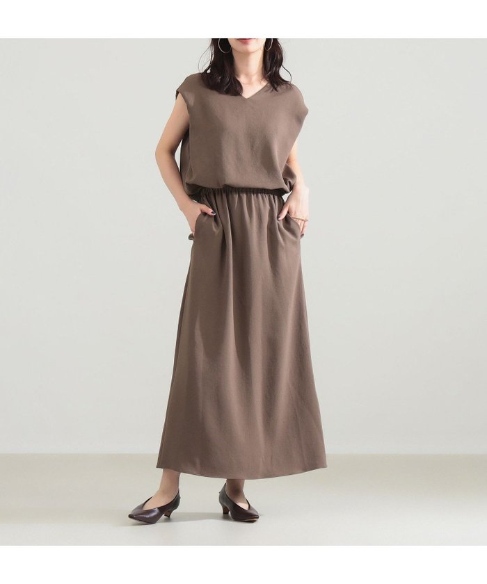 【デミルクス ビームス/Demi-Luxe BEAMS】のVネック バック シアーワンピース インテリア・キッズ・メンズ・レディースファッション・服の通販 founy(ファウニー) https://founy.com/ ファッション Fashion レディースファッション Fashion for Women ワンピース Dresses インナー Innerwear サンダル Sandals, Summer Shoes シアー Sheer, See-Through ジャケット Jacket, Outerwear ジョーゼット Georgette, Semi-Sheer Fabric ストレッチ Stretch, Stretchy Fabric ダブル Double, Double-Breasted ドッキング Docking, Mixed Material ドレープ Drape, Draping Fabric フィット Fit, Slim Fit フロント Front, Front Design ロング Long, Long-Length エレガント 上品 Elegant |ID: prp329100004980282 ipo3291000000037390707