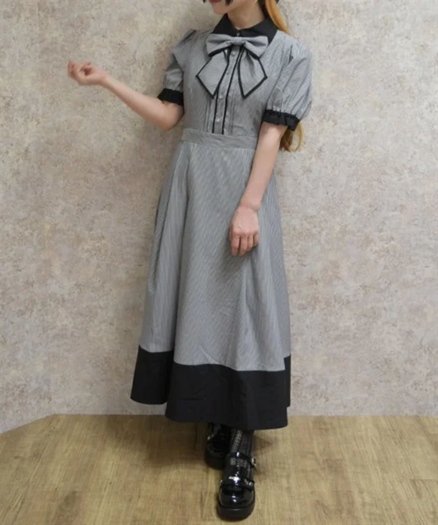 【アクシーズファム/axes femme】のストライプ切替シャツワンピース インテリア・キッズ・メンズ・レディースファッション・服の通販 founy(ファウニー) 　ファッション　Fashion　レディースファッション　Fashion for Women　ワンピース　Dresses　シャツワンピース / 1枚で着映えコーデ　Shirt Dresses　カーディガン　Cardigan, Knitwear　シャーリング　Shirring, Ruched　ストライプ　Stripe, Striped Pattern　セーター　Sweater, Knitwear　パイピング　Piping, Trim Design　ビッグ　Big, Oversized　ベスト　Vest, Waistcoat　リボン　Ribbon, Bow　切替　Switching, Contrast Panel　無地　Plain, Solid Color　黒|ID: prp329100004980306 ipo3291000000037317611