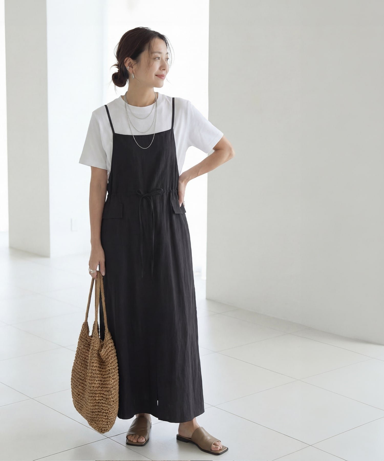 【スタイルデリ/STYLE DELI】のソリッドジャンパースカート インテリア・キッズ・メンズ・レディースファッション・服の通販 founy(ファウニー) 　ファッション　Fashion　レディースファッション　Fashion for Women　スカート　Skirts　イエロー　Yellow　インナー　Innerwear　くるぶし　Ankle-Length　クール　Cool, Chic　軽量　Lightweight, Ultra Light　ストレート　Straight, Straight Cut　スポーツ　Sports, Activewear　スリット　Slit, Slit Detail　定番　Standard, Basic Item　フロント　Front, Front Design　ポケット　Pocket, Pocket Detail　リボン　Ribbon, Bow　ループ　Loop, Loop Knit　冬　Winter / This Winter　ブラック|ID: prp329100004980341 ipo3291000000037317728
