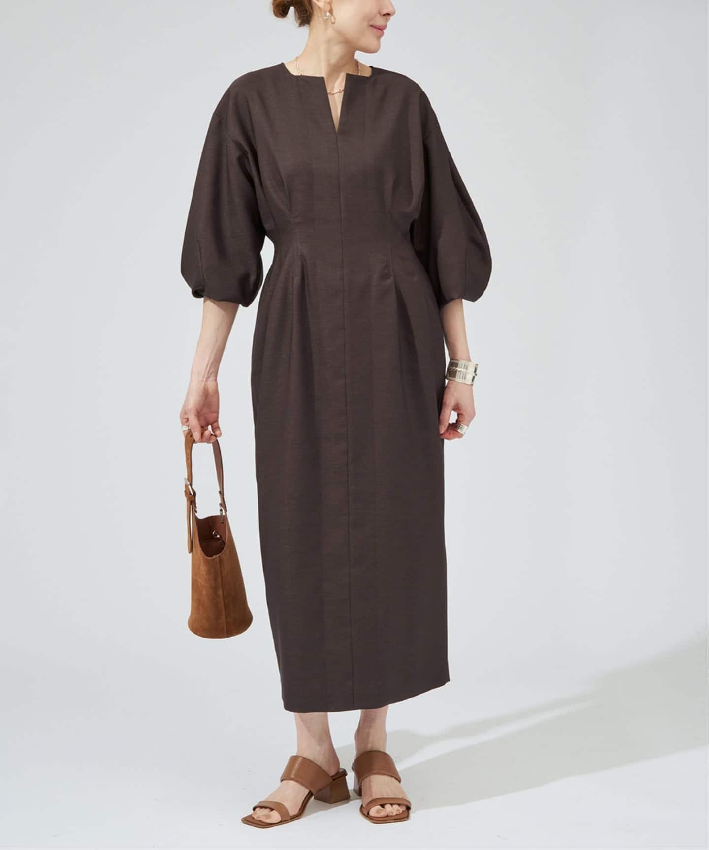 【ヴェルメイユ パー イエナ/VERMEIL par iena】の《一部WEB限定 》FLAXASA jewel ox ウエストシェイプワンピース インテリア・キッズ・メンズ・レディースファッション・服の通販 founy(ファウニー) 　ファッション　Fashion　レディースファッション　Fashion for Women　ワンピース　Dresses　サンダル　Sandals, Summer Shoes　ストレッチ　Stretch, Stretchy Fabric　スリーブ　Sleeve, Long Sleeve / Short Sleeve　バランス　Balance, Style Balance　フォルム　Silhouette, Form　フラット　Flat, Flat Shoes　夏　Summer　ブラウン|ID: prp329100004980391 ipo3291000000037317904