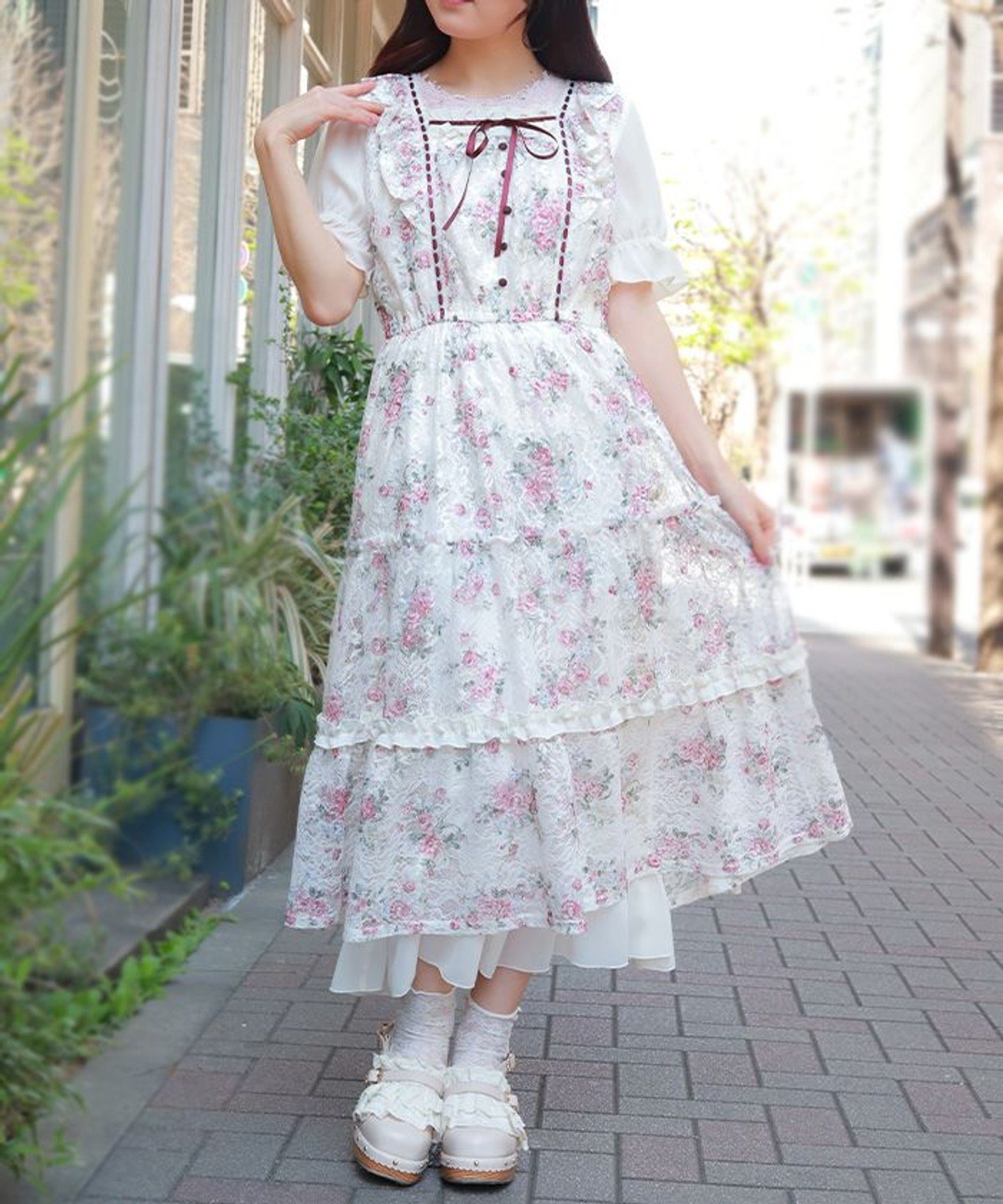 【アクシーズファム/axes femme】のレース*ブーケティアードワンピース インテリア・キッズ・メンズ・レディースファッション・服の通販 founy(ファウニー) 　ファッション　Fashion　レディースファッション　Fashion for Women　ワンピース　Dresses　おすすめ　Recommended / Our Picks　イエロー　Yellow　インナー　Innerwear　サテン　Satin, Glossy Fabric　シフォン　Chiffon, Lightweight Fabric　スクエア　Square, Square Shape　ダウン　Down, Puffer　ティアード　Tiered, Tiered Style　デコルテ　Décolleté, Neckline　フラワー　Flower, Floral　フリル　Frill, Ruffle　プリント　Print, Printed Pattern　リボン　Ribbon, Bow　レース　Lace, Lace Fabric　ローズ　Rose, Rose Motif　エレガント 上品　Elegant　春　Spring　生成り|ID: prp329100004980407 ipo3291000000037317967