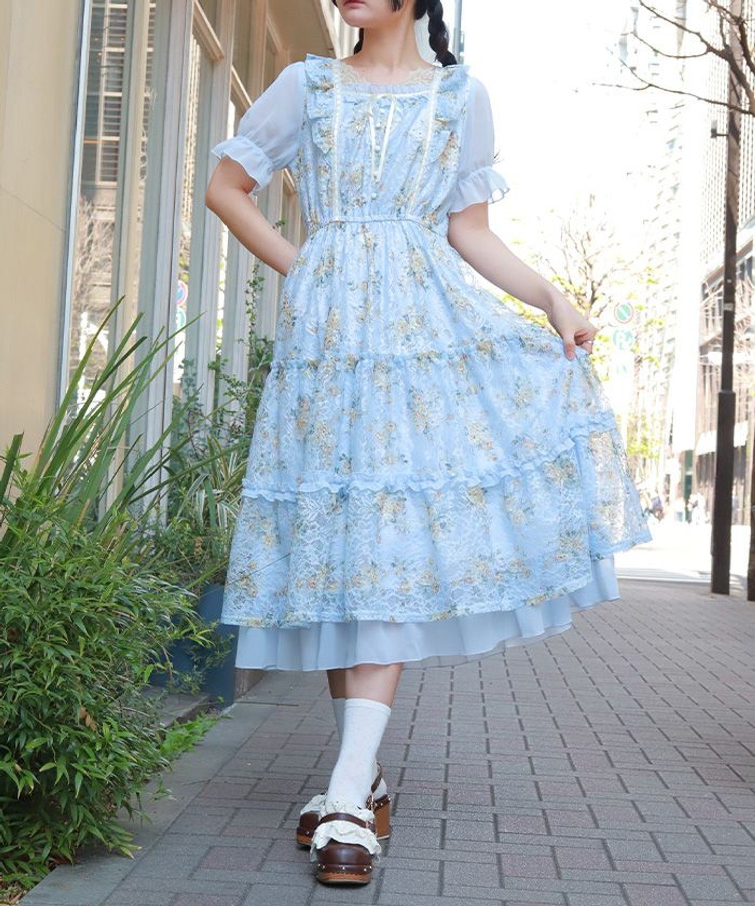 【アクシーズファム/axes femme】のレース*ブーケティアードワンピース インテリア・キッズ・メンズ・レディースファッション・服の通販 founy(ファウニー) 　ファッション　Fashion　レディースファッション　Fashion for Women　ワンピース　Dresses　おすすめ　Recommended / Our Picks　イエロー　Yellow　インナー　Innerwear　サテン　Satin, Glossy Fabric　シフォン　Chiffon, Lightweight Fabric　スクエア　Square, Square Shape　ダウン　Down, Puffer　ティアード　Tiered, Tiered Style　デコルテ　Décolleté, Neckline　フラワー　Flower, Floral　フリル　Frill, Ruffle　プリント　Print, Printed Pattern　リボン　Ribbon, Bow　レース　Lace, Lace Fabric　ローズ　Rose, Rose Motif　エレガント 上品　Elegant　春　Spring　サックス|ID: prp329100004980407 ipo3291000000037317968