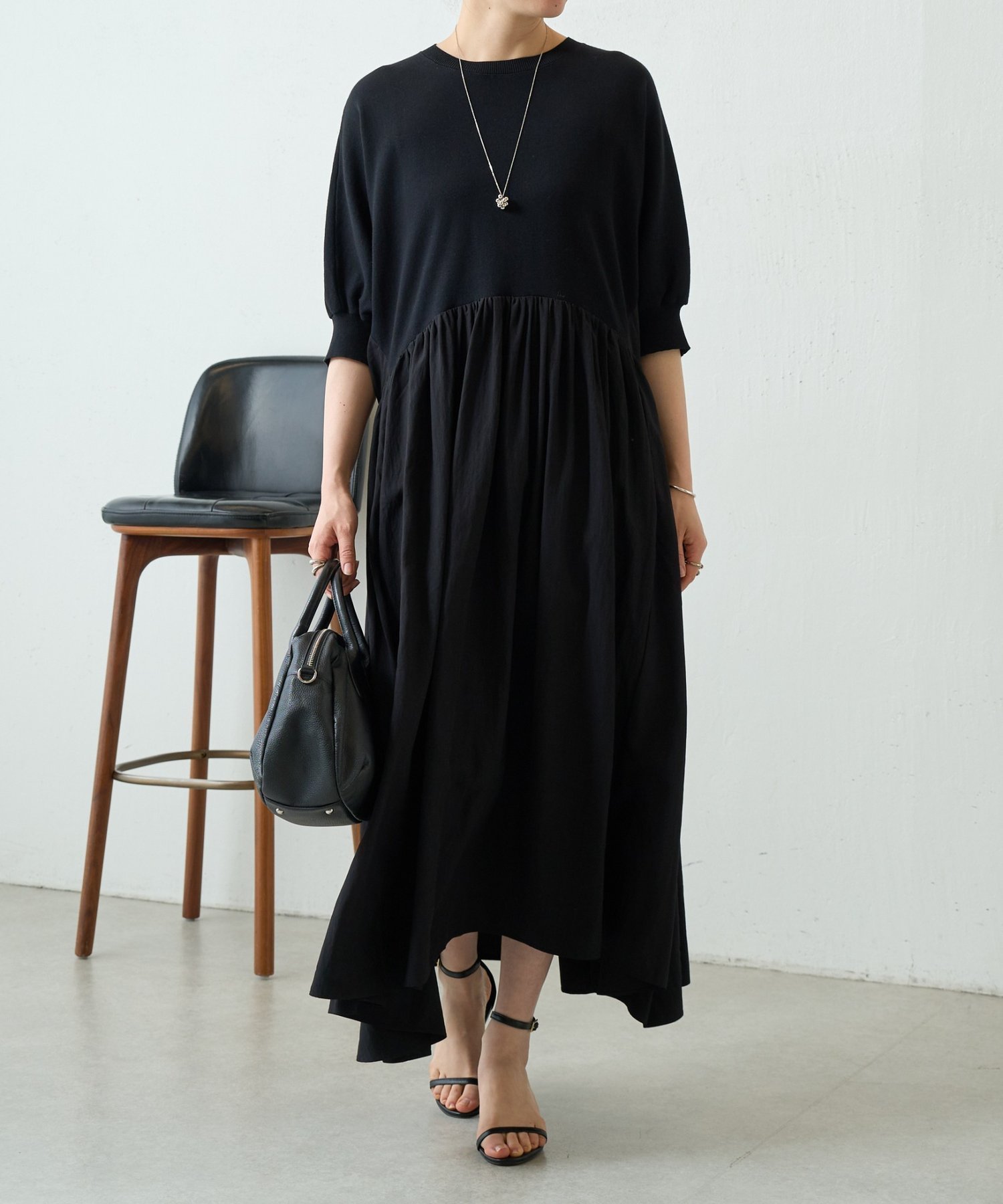 【ビアズリー/BEARDSLEY】のニットコンビギャザーワンピ インテリア・キッズ・メンズ・レディースファッション・服の通販 founy(ファウニー) 　ファッション　Fashion　レディースファッション　Fashion for Women　ワンピース　Dresses　ギャザー　Gathered, Ruffled　コンビ　Combo, Combination Style　バランス　Balance, Style Balance　ベーシック　Basic, Essential　ポケット　Pocket, Pocket Detail　再入荷　Restock / Back in Stock　ブラック|ID: prp329100004980447 ipo3291000000037318092