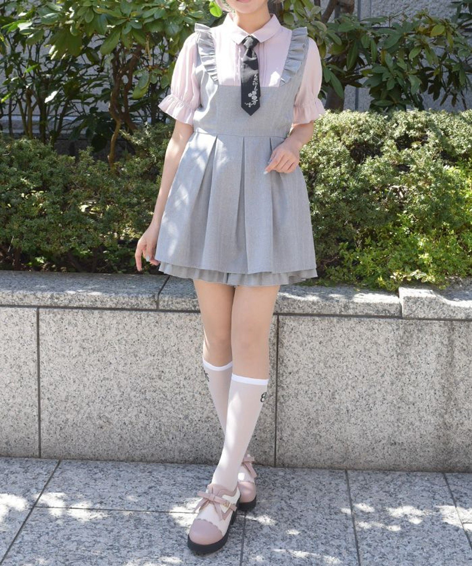 【アクシーズファム/axes femme】のネクタイ付セットアップ インテリア・キッズ・メンズ・レディースファッション・服の通販 founy(ファウニー) 　ファッション　Fashion　レディースファッション　Fashion for Women　セットアップ　Matching Sets　おすすめ　Recommended / Our Picks　インナー　Innerwear　カーディガン　Cardigan, Knitwear　ジャケット　Jacket, Outerwear　セットアップ　Set-Up, Coordinated Outfit　バランス　Balance, Style Balance　フリル　Frill, Ruffle　ボトム　Bottoms, Lower Wear　グレー|ID: prp329100004980476 ipo3291000000037318170