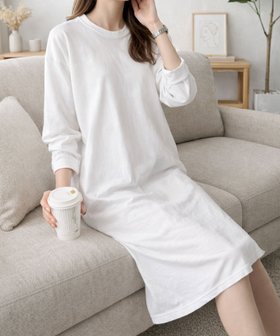 【アミュレット/Amulet】の【Dewlily】ロングスリーブTシャツワンピース 大人の最旬トレンドファッション＆コーディネート founy(ファウニー) ファッション Fashion レディースファッション Fashion for Women ワンピース Dresses シャツワンピース / 1枚で着映えコーデ Shirt Dresses サンダル Sandals, Summer Shoes シューズ Shoes, Footwear シンプル Simple, Minimal ストレート Straight, Straight Cut スニーカー Sneakers, Trainers スリット Slit, Slit Detail スリーブ Sleeve, Long Sleeve / Short Sleeve バランス Balance, Style Balance ベーシック Basic, Essential リラックス Relax, Relaxed Fit ロング Long, Long-Length 長袖 Long Sleeve, Full Sleeve |ID:prp329100004980480