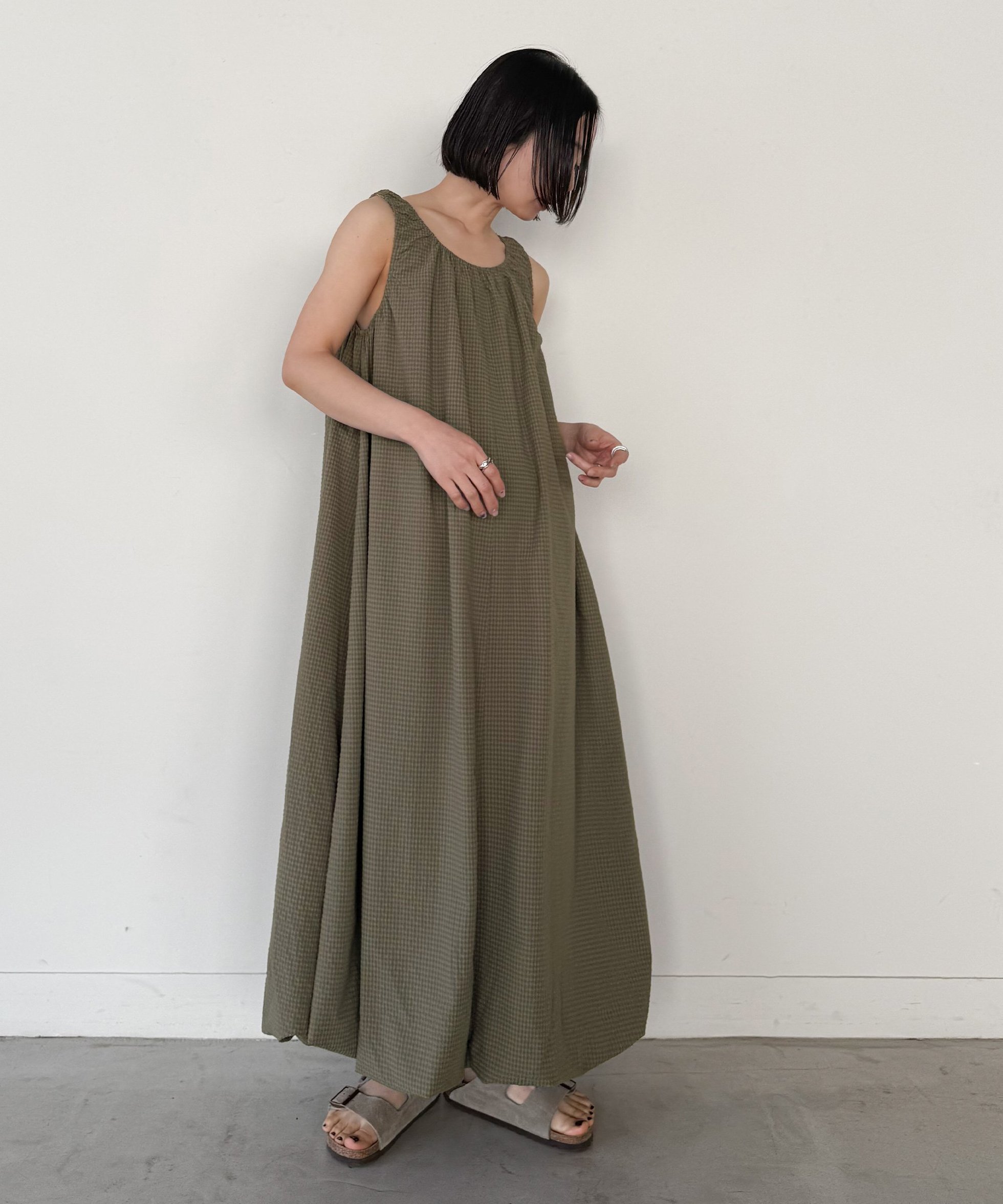 【セレクトモカ/SELECT MOCA】のサッカーチェックバルーンワンピース【by SON】 インテリア・キッズ・メンズ・レディースファッション・服の通販 founy(ファウニー) 　ファッション　Fashion　レディースファッション　Fashion for Women　ワンピース　Dresses　おすすめ　Recommended / Our Picks　サッカー　Seersucker, Summer Fabric　サマー　Summer, Summer Style　サンダル　Sandals, Summer Shoes　シューズ　Shoes, Footwear　シンプル　Simple, Minimal　スニーカー　Sneakers, Trainers　チェック　Check, Plaid, Tartan　バルーン　Balloon, Balloon Silhouette　フラット　Flat, Flat Shoes　軽量　Lightweight, Ultra Light　グレイッシュベージュ-230|ID: prp329100004980516 ipo3291000000037318313