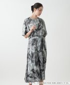 【レリアンプラスハウス/Leilian PLUS HOUSE】の【ウォッシャブル】プリントワンピース【BOURGE】 大人の最旬トレンドファッション＆コーディネート founy(ファウニー) ファッション Fashion レディースファッション Fashion for Women ワンピース Dresses ウォッシャブル Machine Washable 秋 Autumn ドレス Dress, One-Piece フェザー Feather, Feather Detail フレア Flare, Flared プリント Print, Printed Pattern ボトム Bottoms, Lower Wear ポケット Pocket, Pocket Detail thumbnail アッシュグレー|ID: prp329100004980547 ipo3291000000037318428