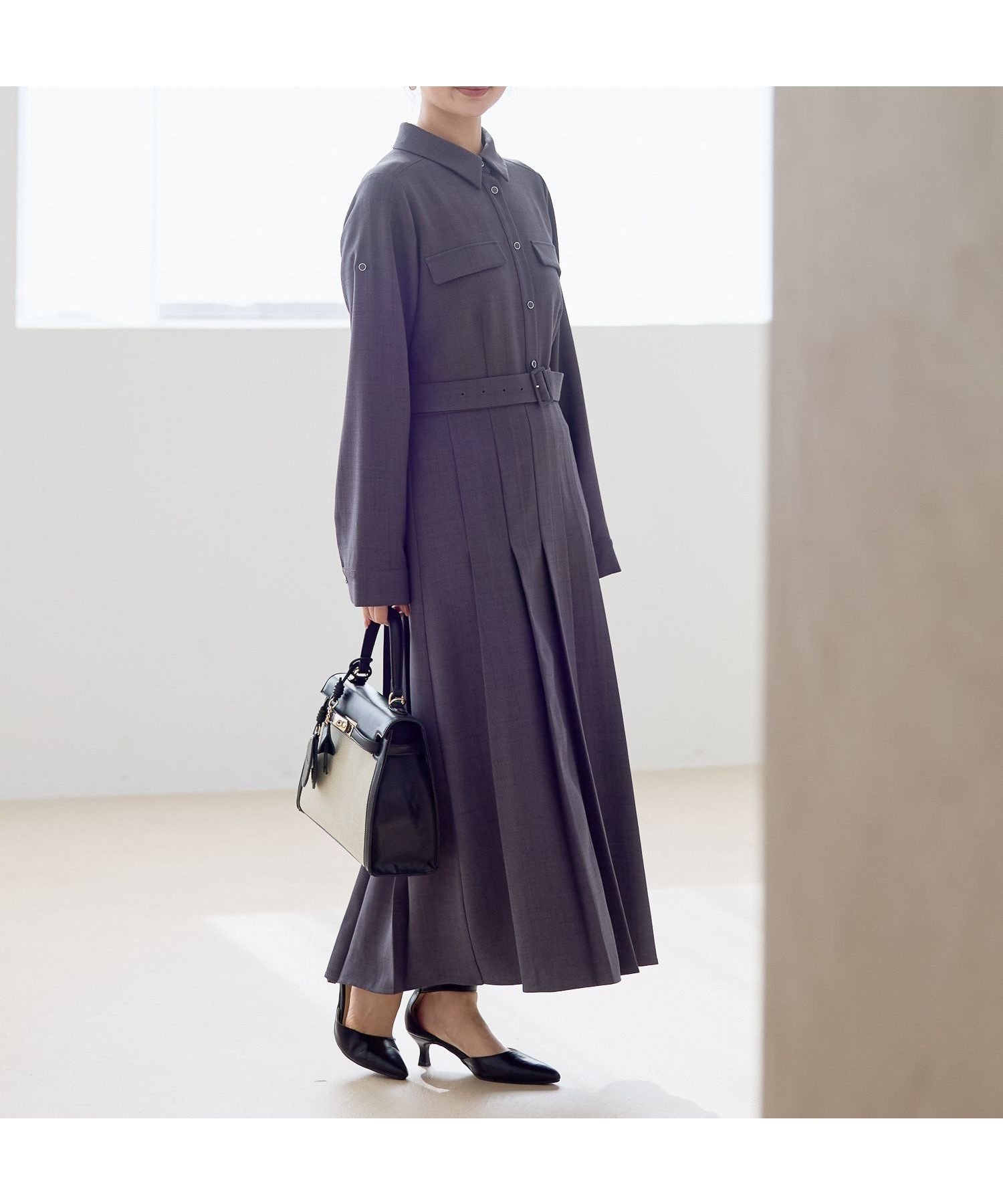【アンデミュウ/Andemiu】のタックプリーツシャツワンピース インテリア・キッズ・メンズ・レディースファッション・服の通販 founy(ファウニー) 　ファッション　Fashion　レディースファッション　Fashion for Women　ワンピース　Dresses　シャツワンピース / 1枚で着映えコーデ　Shirt Dresses　フラップ　Flap, Flap Pocket　フレア　Flare, Flared　プリーツ　Pleats, Pleated　ポケット　Pocket, Pocket Detail　エレガント 上品　Elegant　チャコール|ID: prp329100004980609 ipo3291000000037318639