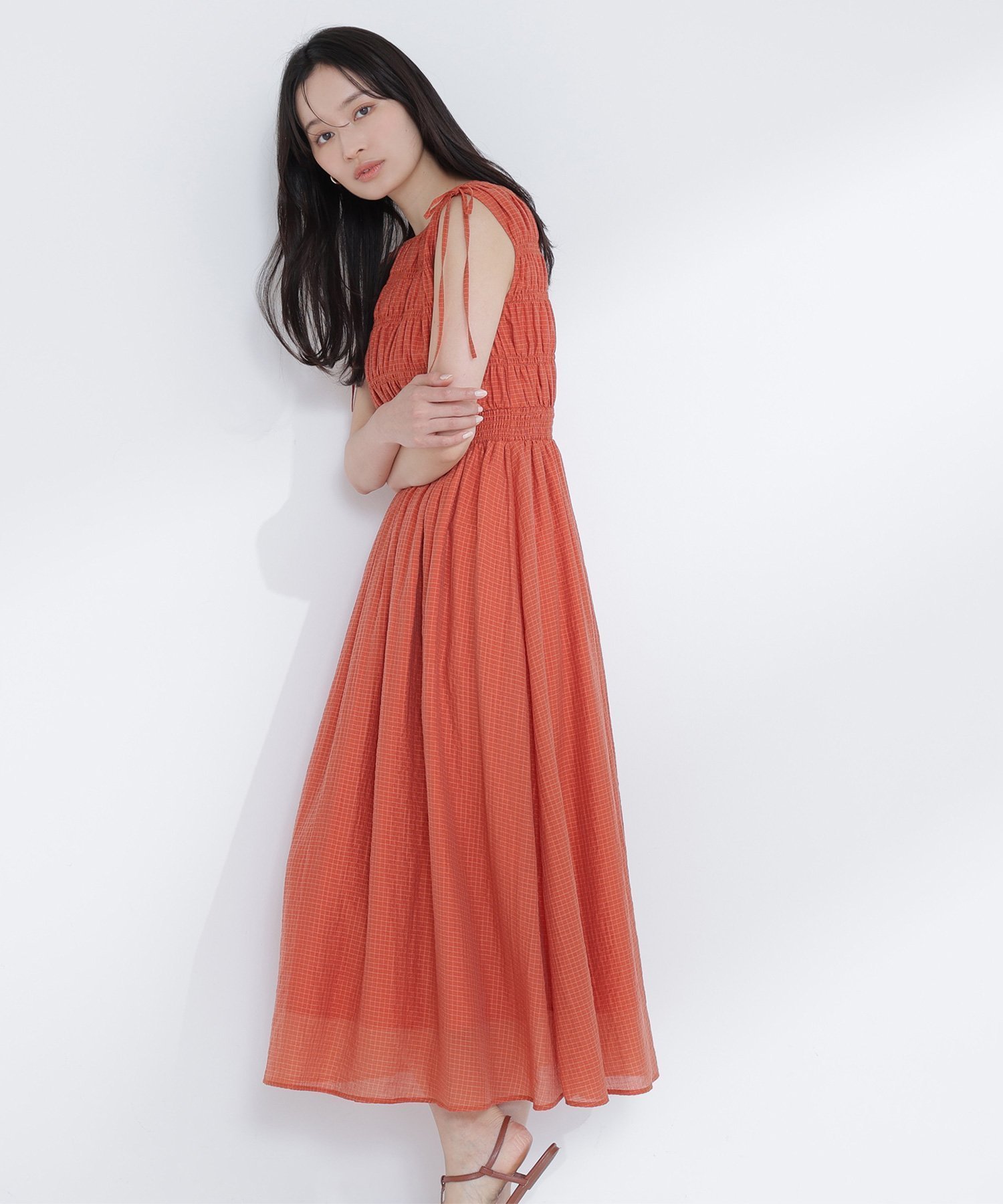 【ナチュラル ビューティー ベーシック/NATURAL BEAUTY BASIC】のシアーチェックギャザーワンピース インテリア・キッズ・メンズ・レディースファッション・服の通販 founy(ファウニー) 　ファッション　Fashion　レディースファッション　Fashion for Women　ワンピース　Dresses　ギャザー　Gathered, Ruffled　シャーリング　Shirring, Ruched　リボン　Ribbon, Bow　オレンジ|ID: prp329100004980642 ipo3291000000037318756