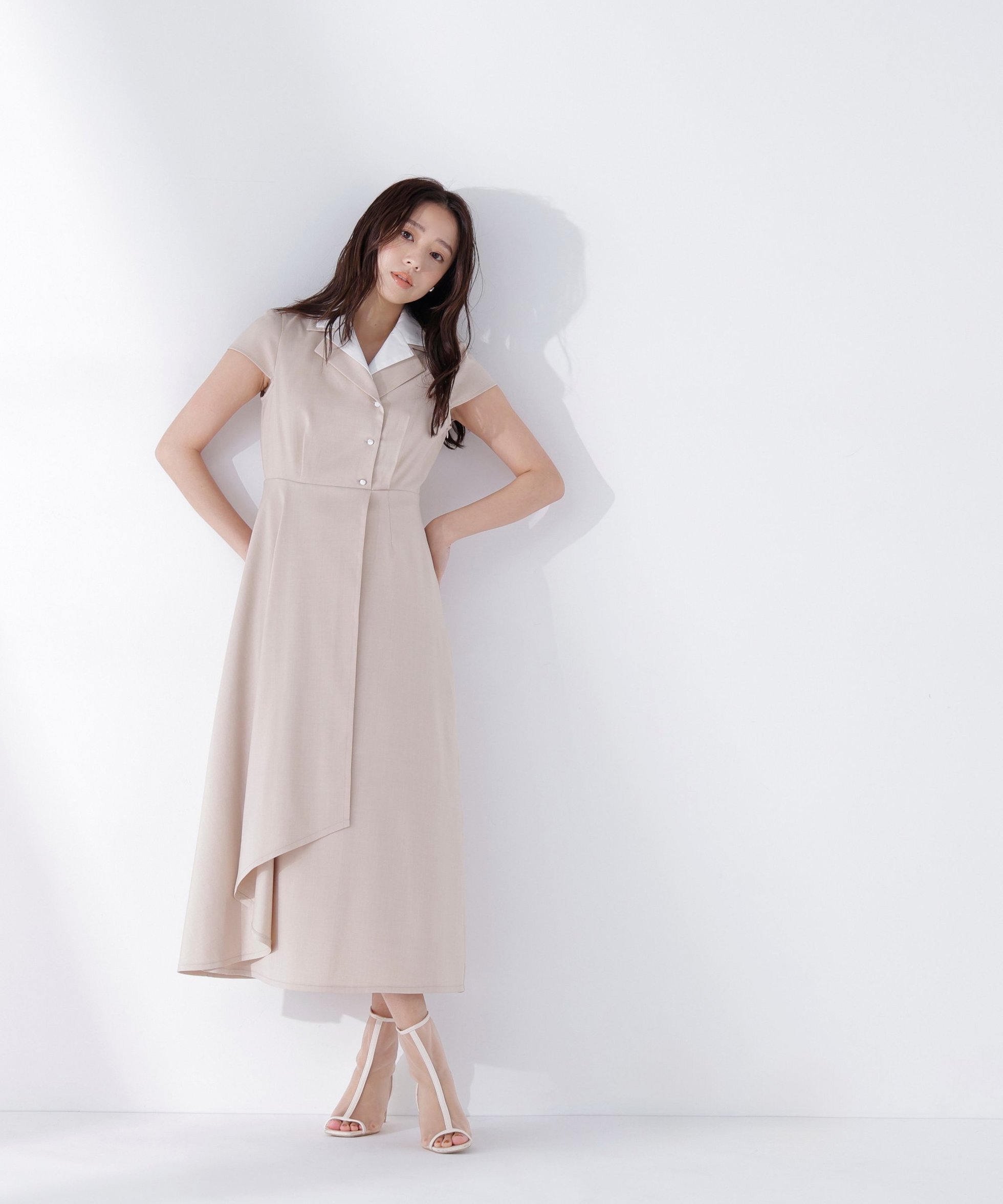 【ナチュラル ビューティー ベーシック/NATURAL BEAUTY BASIC】のダブルカラー開襟ワンピース インテリア・キッズ・メンズ・レディースファッション・服の通販 founy(ファウニー) 　ファッション　Fashion　レディースファッション　Fashion for Women　ワンピース　Dresses　アシンメトリー　Asymmetrical Style　シルバー　Silver, Metallic Silver　ストライプ　Stripe, Striped Pattern　スリーブ　Sleeve, Long Sleeve / Short Sleeve　ダブル　Double, Double-Breasted　フレンチ　French, French Style　エレガント 上品　Elegant　無地　Plain, Solid Color　ベージュ|ID: prp329100004980643 ipo3291000000037318759