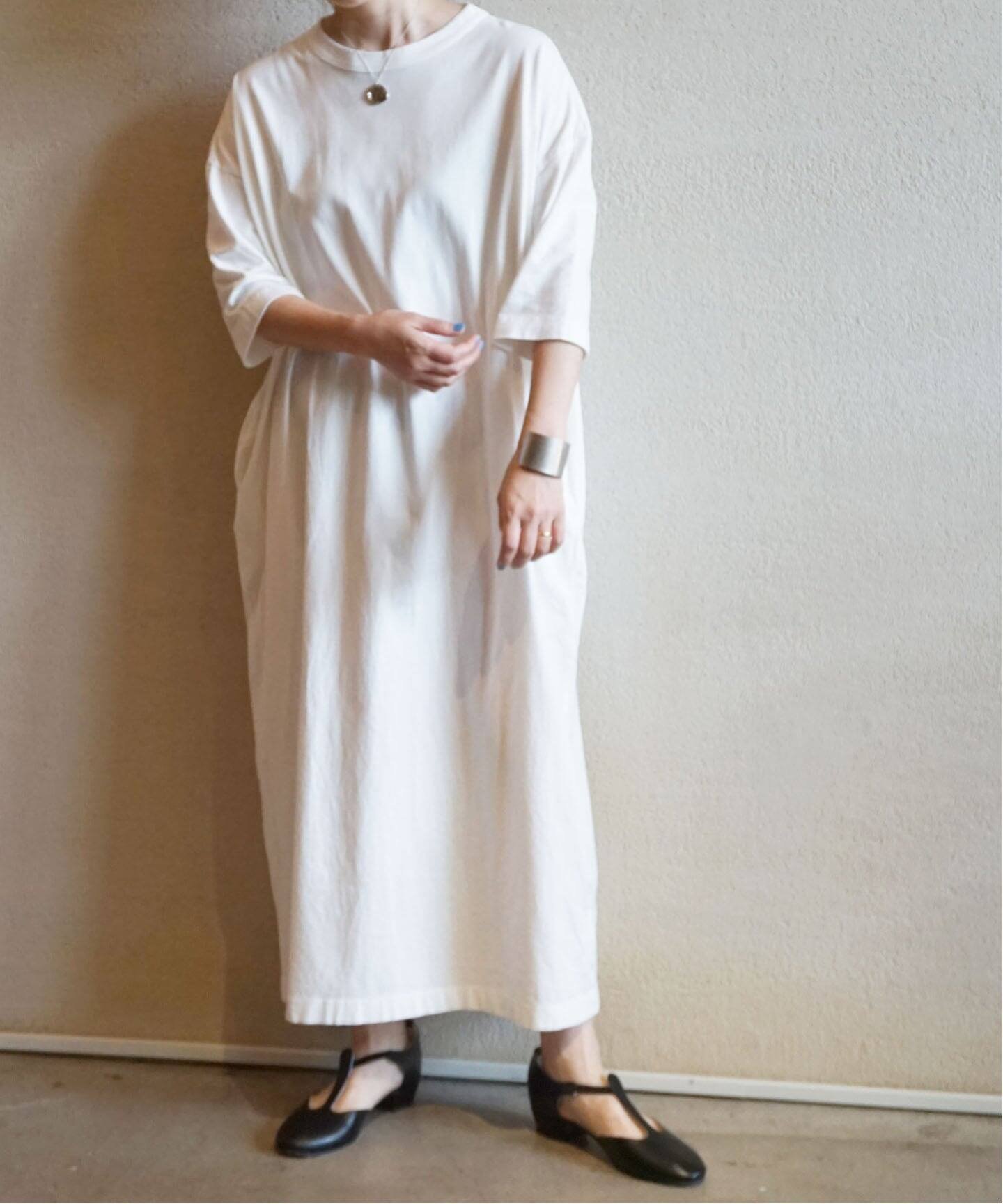 【ジャーナルスタンダード ラックス/journal standard luxe】のクラシック天竺スタンダードクルーネックワンピース インテリア・キッズ・メンズ・レディースファッション・服の通販 founy(ファウニー) 　ファッション　Fashion　レディースファッション　Fashion for Women　ワンピース　Dresses　カーディガン　Cardigan, Knitwear　クラシック　Classic, Timeless Style　ジャケット　Jacket, Outerwear　スマート　Smart, Elegant　定番　Standard, Basic Item　人気　Popular, Best Seller　パターン　Pattern, Design Print　ポケット　Pocket, Pocket Detail　再入荷　Restock / Back in Stock　2026年　2026　2026春夏・S/S　Spring/Summer 2026 SS26　ホワイト|ID: prp329100004980716 ipo3291000000037319026