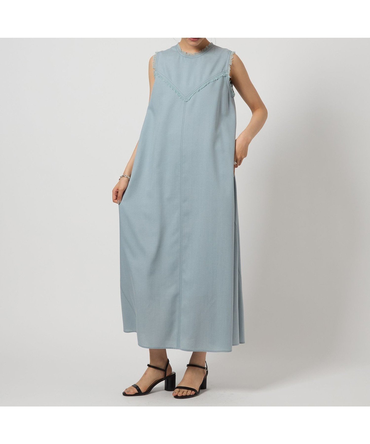 【ユナイテッドアローズ/UNITED ARROWS】のEMMEL REFINES EM フリンジステッチ ノースリーブ ワンピース インテリア・キッズ・メンズ・レディースファッション・服の通販 founy(ファウニー) 　ファッション　Fashion　レディースファッション　Fashion for Women　ワンピース　Dresses　春　Spring　切替　Switching, Contrast Panel　サンダル　Sandals, Summer Shoes　トレンド　Trend, Trending Now　ノースリーブ　Sleeveless, No-Sleeve　フィット　Fit, Slim Fit　フェミニン　Feminine, Girly　フリンジ　Fringe, Tassel　アウトレット　Outlet / Clearance　おすすめ　Recommended / Our Picks　夏　Summer　2025年　2025　2025春夏・S/S　Spring/Summer 2025 SS25　LT.BLUE|ID: prp329100004980724 ipo3291000000037319065