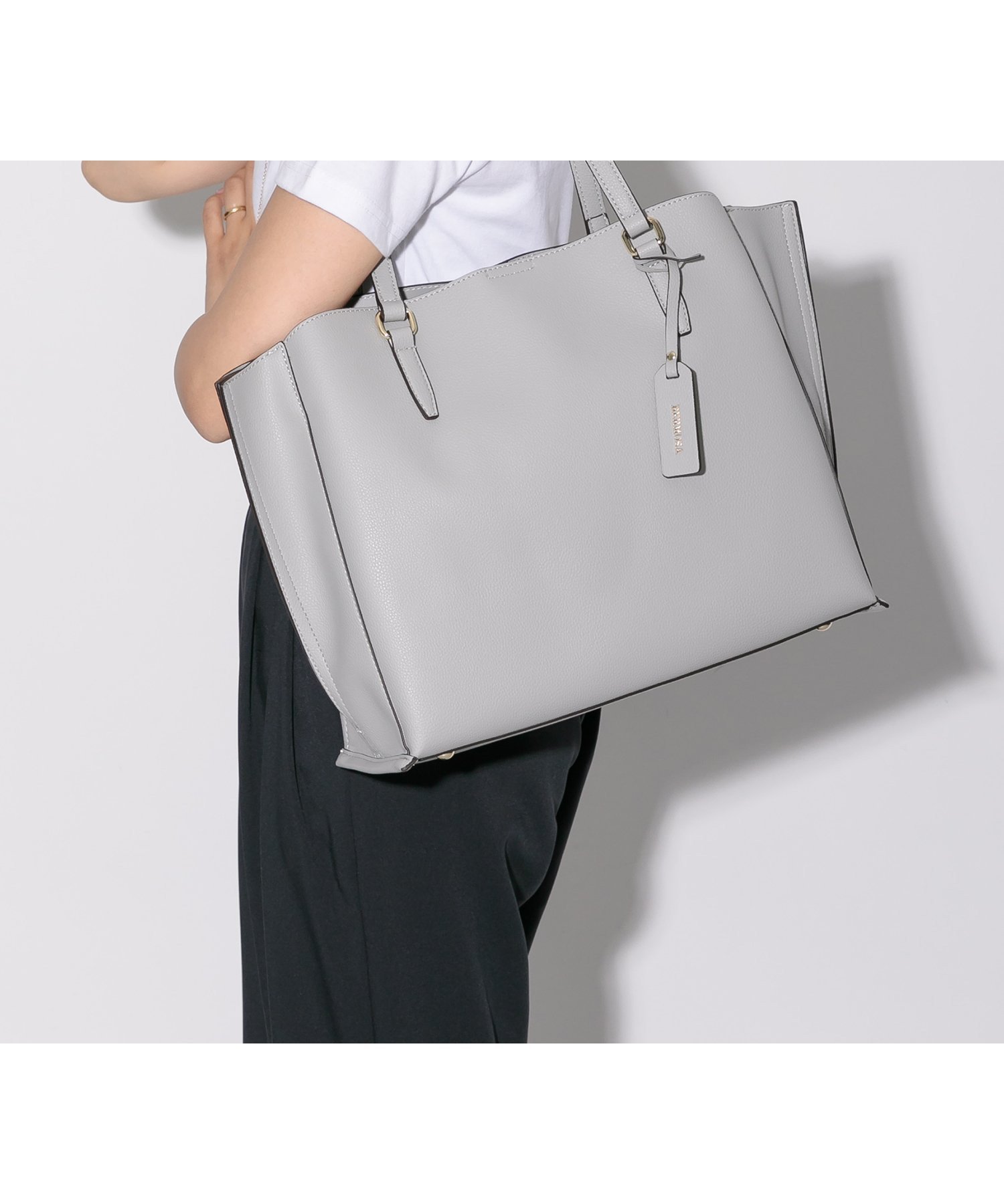 【ユナイテッド ベース/UNITED BASE】の【A4対応】3層タイプ トートバッグ / レディース バッグ a4 通勤 自立 インテリア・キッズ・メンズ・レディースファッション・服の通販 founy(ファウニー) 　ファッション　Fashion　レディースファッション　Fashion for Women　バッグ　Bags　シンプル　Simple, Minimal　財布　Wallet, Purse　ポケット　Pocket, Pocket Detail　マグネット　Magnet, Magnetic Closure　おすすめ　Recommended / Our Picks　ビジネス 仕事 通勤　Business / Work / Commuting　グレー|ID: prp329100004981147 ipo3291000000037320832