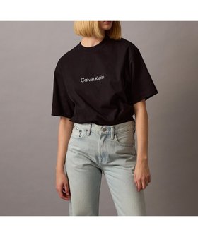 【カルバンクライン/Calvin Klein】の【公式ショップ】 カルバンクライン スタンダード リラックス クルーネック Tシャツ Calvin Klein 40HM228 大人の最旬トレンドファッション＆コーディネート founy(ファウニー) ファッション Fashion レディースファッション Fashion for Women トップス・カットソー Cut & Sew Tops シャツ・ブラウス・オフィスカジュアル Elegant Blouses & Button-Ups ロングTシャツ・Tシャツ Longline T-Shirts & Tees おすすめ Recommended / Our Picks インナー Innerwear スタンダード Standard, Basic フロント Front, Front Design ブライト Bright, Shiny プリント Print, Printed Pattern リラックス Relax, Relaxed Fit |ID:prp329100004981165