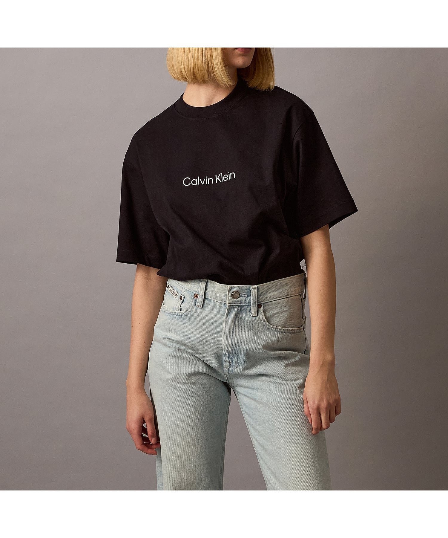 【カルバンクライン/Calvin Klein】の【公式ショップ】 カルバンクライン スタンダード リラックス クルーネック Tシャツ Calvin Klein 40HM228 インテリア・キッズ・メンズ・レディースファッション・服の通販 founy(ファウニー) 　ファッション　Fashion　レディースファッション　Fashion for Women　トップス・カットソー　Cut & Sew Tops　シャツ・ブラウス・オフィスカジュアル　Elegant Blouses & Button-Ups　ロングTシャツ・Tシャツ　Longline T-Shirts & Tees　おすすめ　Recommended / Our Picks　インナー　Innerwear　スタンダード　Standard, Basic　フロント　Front, Front Design　ブライト　Bright, Shiny　プリント　Print, Printed Pattern　リラックス　Relax, Relaxed Fit　Black|ID: prp329100004981165 ipo3291000000037320913