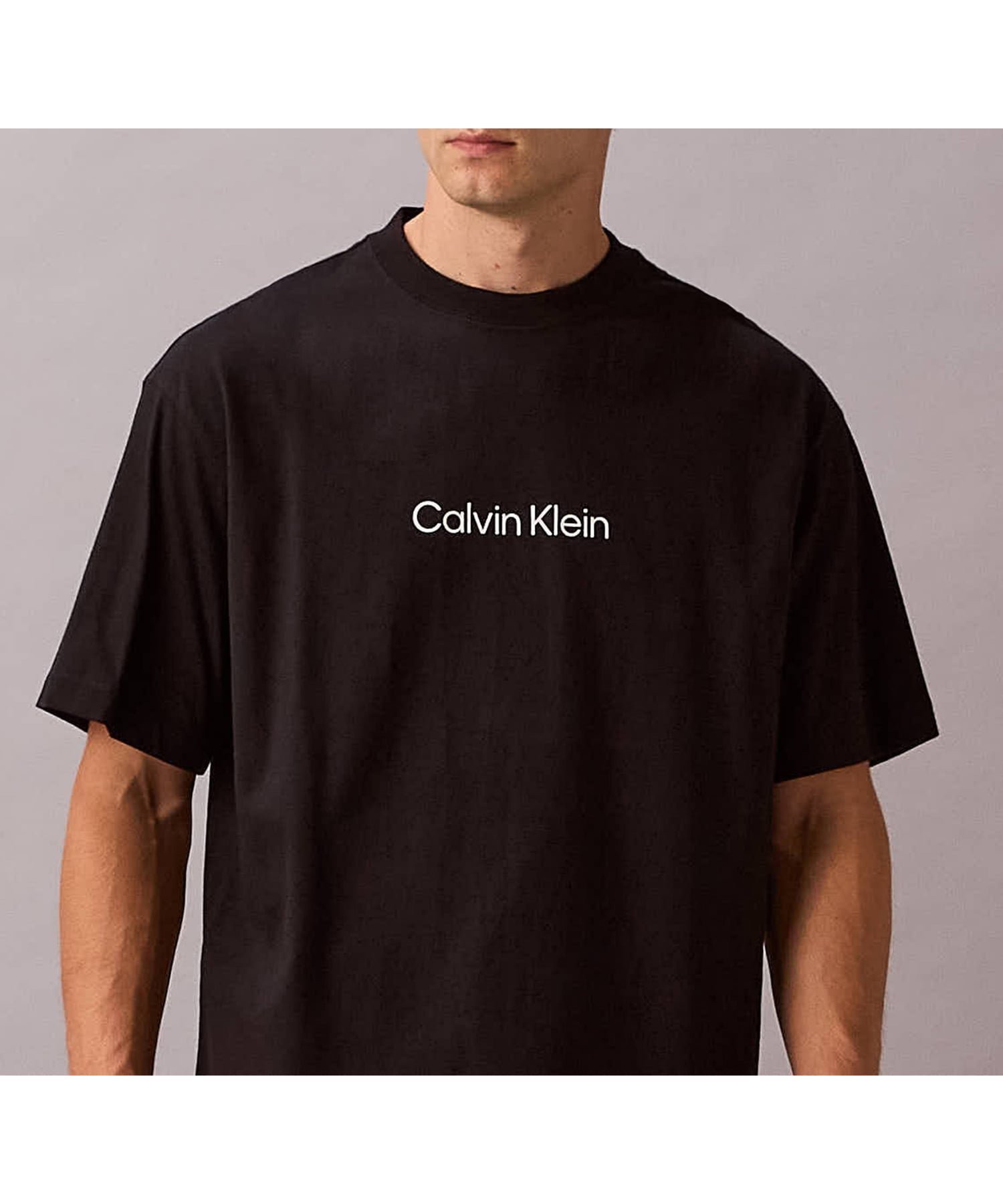 【カルバンクライン/Calvin Klein】の【公式ショップ】 カルバンクライン スタンダード リラックス クルーネック Tシャツ Calvin Klein 40HM228 インテリア・キッズ・メンズ・レディースファッション・服の通販 founy(ファウニー) 　ファッション　Fashion　レディースファッション　Fashion for Women　トップス・カットソー　Cut & Sew Tops　シャツ・ブラウス・オフィスカジュアル　Elegant Blouses & Button-Ups　ロングTシャツ・Tシャツ　Longline T-Shirts & Tees　おすすめ　Recommended / Our Picks　インナー　Innerwear　スタンダード　Standard, Basic　フロント　Front, Front Design　ブライト　Bright, Shiny　プリント　Print, Printed Pattern　リラックス　Relax, Relaxed Fit　Black_Beauty|ID: prp329100004981165 ipo3291000000037320914