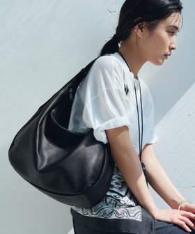 【ラシット/russet】のソフトレザーラウンドビッグショルダーバッグ 大人の最旬トレンドファッション＆コーディネート founy(ファウニー) ファッション Fashion レディースファッション Fashion for Women バッグ Bags ショルダー Shoulder, Shoulder Strap シルバー Silver, Metallic Silver シンプル Simple, Minimal 人気 Popular, Best Seller フォルム Silhouette, Form ベーシック Basic, Essential ポケット Pocket, Pocket Detail 日本製 Made In Japan エレガント 上品 Elegant |ID:prp329100004981186