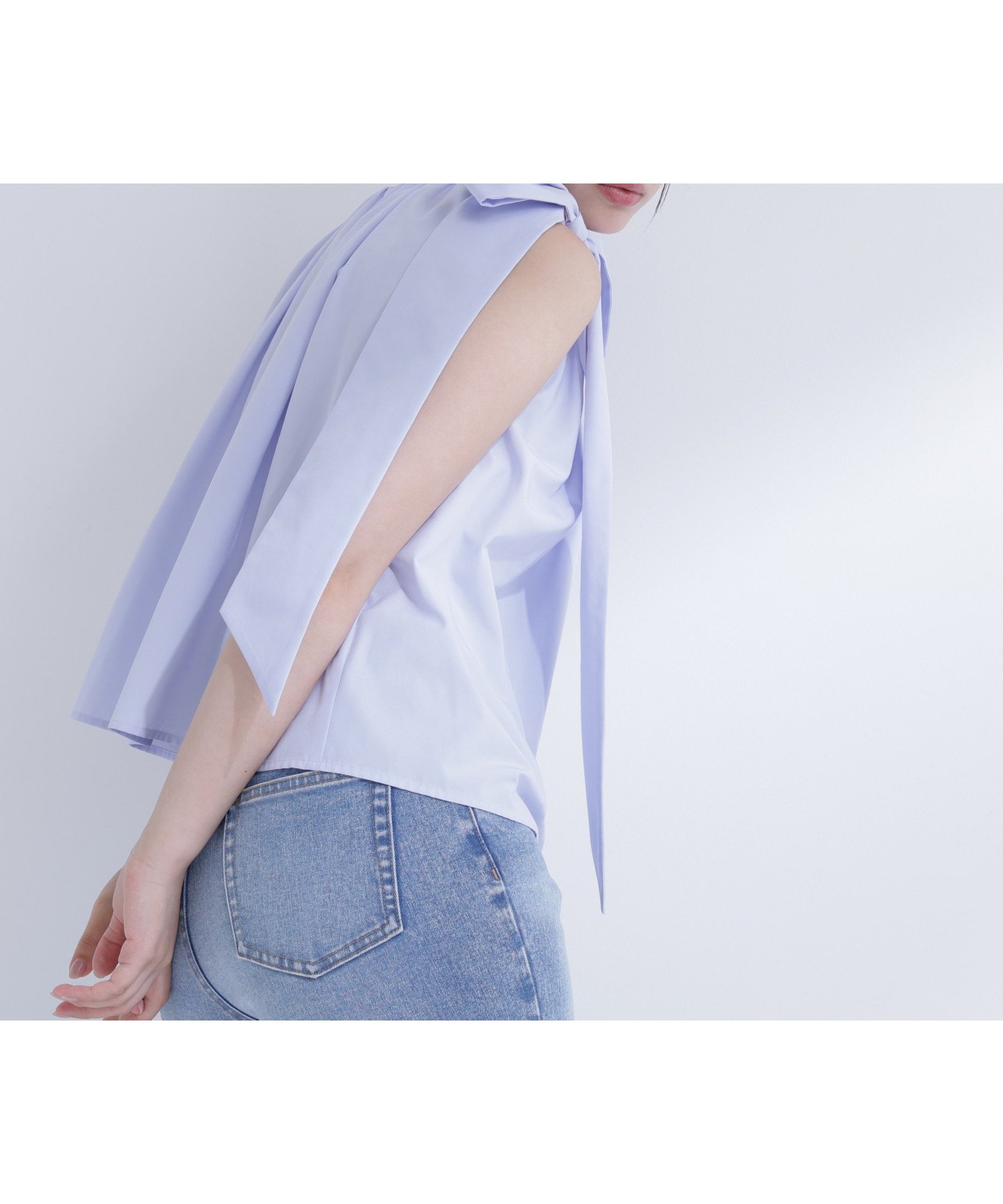 【ナチュラル ビューティー ベーシック/NATURAL BEAUTY BASIC】のときめき♡リボンブラウス インテリア・キッズ・メンズ・レディースファッション・服の通販 founy(ファウニー) 　ファッション　Fashion　レディースファッション　Fashion for Women　トップス・カットソー　Cut & Sew Tops　シャツ・ブラウス・オフィスカジュアル　Elegant Blouses & Button-Ups　おすすめ　Recommended / Our Picks　ギャザー　Gathered, Ruffled　ショルダー　Shoulder, Shoulder Strap　ストレート　Straight, Straight Cut　デニム　Denim, Jeans Material　ノースリーブ　Sleeveless, No-Sleeve　フェミニン　Feminine, Girly　ブロード　Broadcloth, Fine Cotton　リボン　Ribbon, Bow　ループ　Loop, Loop Knit　ブルー|ID: prp329100004981496 ipo3291000000037322872
