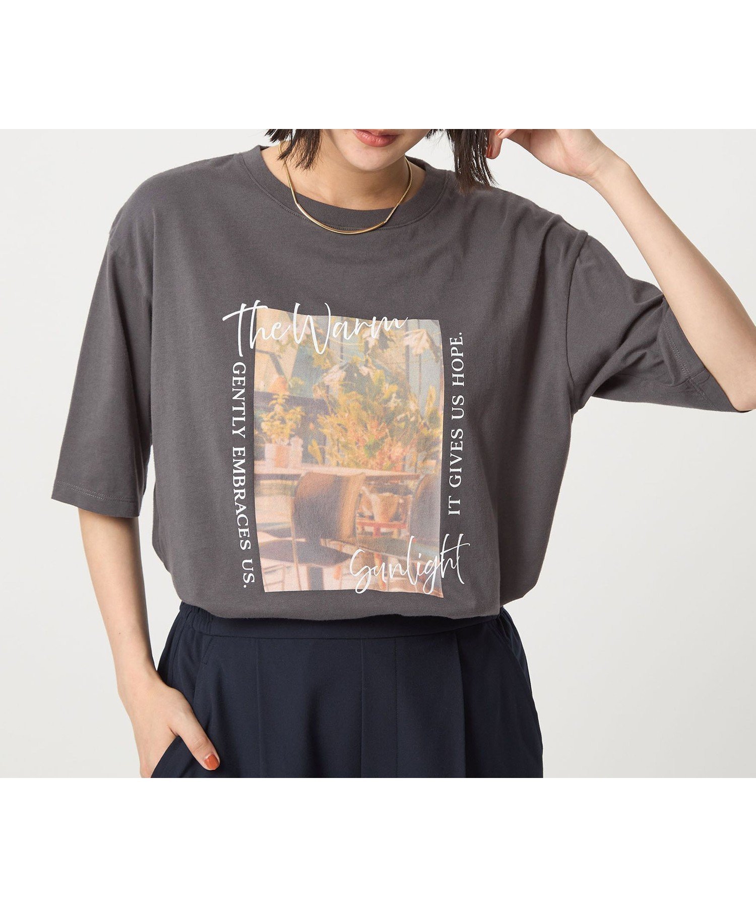 【ユナイテッドアローズ/UNITED ARROWS】のat ease フロント フォト ショートスリーブ Tシャツ インテリア・キッズ・メンズ・レディースファッション・服の通販 founy(ファウニー) 　ファッション　Fashion　レディースファッション　Fashion for Women　トップス・カットソー　Cut & Sew Tops　シャツ・ブラウス・オフィスカジュアル　Elegant Blouses & Button-Ups　ロングTシャツ・Tシャツ　Longline T-Shirts & Tees　インナー　Innerwear　秋　Autumn　コンパクト　Compact, Small Size　ショート　Short, Short Length　スリーブ　Sleeve, Long Sleeve / Short Sleeve　定番　Standard, Basic Item　フロント　Front, Front Design　プリント　Print, Printed Pattern　ベーシック　Basic, Essential　ボトム　Bottoms, Lower Wear　羽織　Haori, Light Jacket　ルーズ　Loose, Oversized　アウトレット　Outlet / Clearance　おすすめ　Recommended / Our Picks　夏　Summer　DK.GRAY|ID: prp329100004981504 ipo3291000000037322925