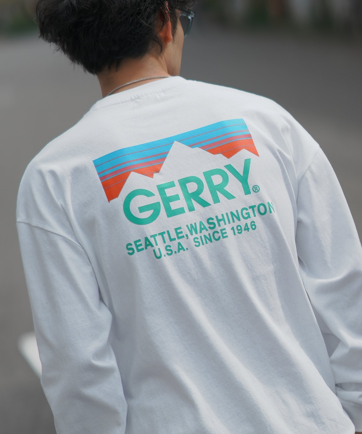 【インプローブス/improves】のGERRY ジェリー 別注 マウンテン プリント 長袖Tシャツ インテリア・キッズ・メンズ・レディースファッション・服の通販 founy(ファウニー) 　ファッション　Fashion　レディースファッション　Fashion for Women　トップス・カットソー　Cut & Sew Tops　シャツ・ブラウス・オフィスカジュアル　Elegant Blouses & Button-Ups　ロングTシャツ・Tシャツ　Longline T-Shirts & Tees　アウトドア　Outdoor Clothing　アメリカン　American Style　カーゴパンツ　Cargo Pants, Utility Pants　ショーツ　Shorts, Short Pants　デニム　Denim, Jeans Material　トレンド　Trend, Trending Now　定番　Standard, Basic Item　長袖　Long Sleeve, Full Sleeve　パープル　Purple, Violet　プリント　Print, Printed Pattern　別注　Limited Edition, Custom Order　ワイド　Wide, Wide Fit　おすすめ　Recommended / Our Picks　ホワイト|ID: prp329100004981507 ipo3291000000037322942