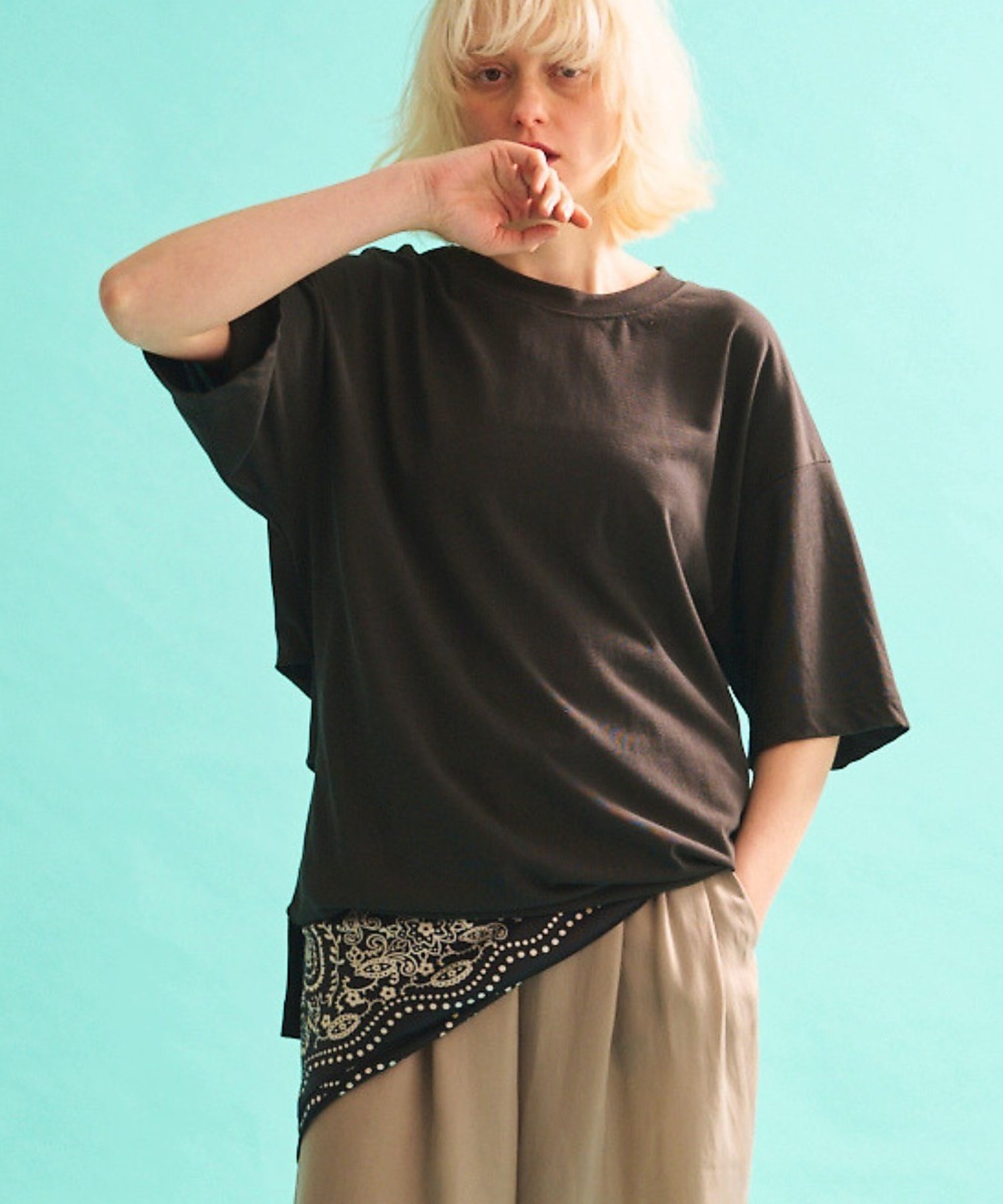 【ルージュヴィフラクレ/Rouge vif la cle】のコットンバックドレープTシャツ/セミロング丈 インテリア・キッズ・メンズ・レディースファッション・服の通販 founy(ファウニー) 　ファッション　Fashion　レディースファッション　Fashion for Women　トップス・カットソー　Cut & Sew Tops　シャツ・ブラウス・オフィスカジュアル　Elegant Blouses & Button-Ups　ロングTシャツ・Tシャツ　Longline T-Shirts & Tees　バッグ　Bags　ヴィンテージ　Vintage Style　春　Spring　ショルダー　Shoulder, Shoulder Strap　シンプル　Simple, Minimal　ジャケット　Jacket, Outerwear　デニム　Denim, Jeans Material　ドレープ　Drape, Draping Fabric　ドロップ　Drop Shoulder, Dropped Style　バランス　Balance, Style Balance　リラックス　Relax, Relaxed Fit　ロング　Long, Long-Length　ワイド　Wide, Wide Fit　S/S・春夏　SS, Spring/Summer, Warm Season　夏　Summer　モカ|ID: prp329100004981640 ipo3291000000037323422