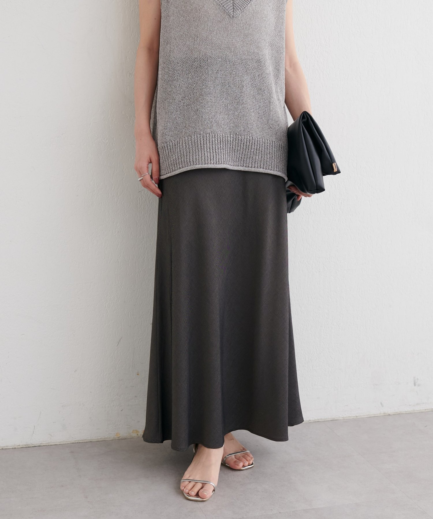 【ラルタ/LARUTA】のシャンブレースカート インテリア・キッズ・メンズ・レディースファッション・服の通販 founy(ファウニー) 　ファッション　Fashion　レディースファッション　Fashion for Women　スカート　Skirts　サンダル　Sandals, Summer Shoes　シャンブレー　Chambray, Denim-Like Fabric　シンプル　Simple, Minimal　ジャケット　Jacket, Outerwear　とろみ　Fluid, Flowy Fabric　タンク　Tank Top, Sleeveless Top　ミュール　Mule, Backless Shoes　メッシュ　Mesh, Net Fabric　リラックス　Relax, Relaxed Fit　再入荷　Restock / Back in Stock　おすすめ　Recommended / Our Picks　夏　Summer　エレガント 上品　Elegant　2026年　2026　2026春夏・S/S　Spring/Summer 2026 SS26　スミクロ|ID: prp329100004981673 ipo3291000000037323610